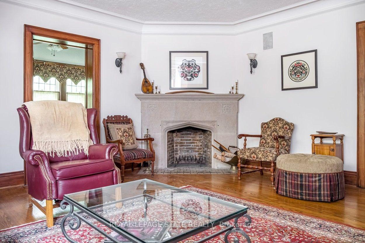 Photo 9 of 18 Forsyth Avenue N, Hamilton, Westdale — HOMEH