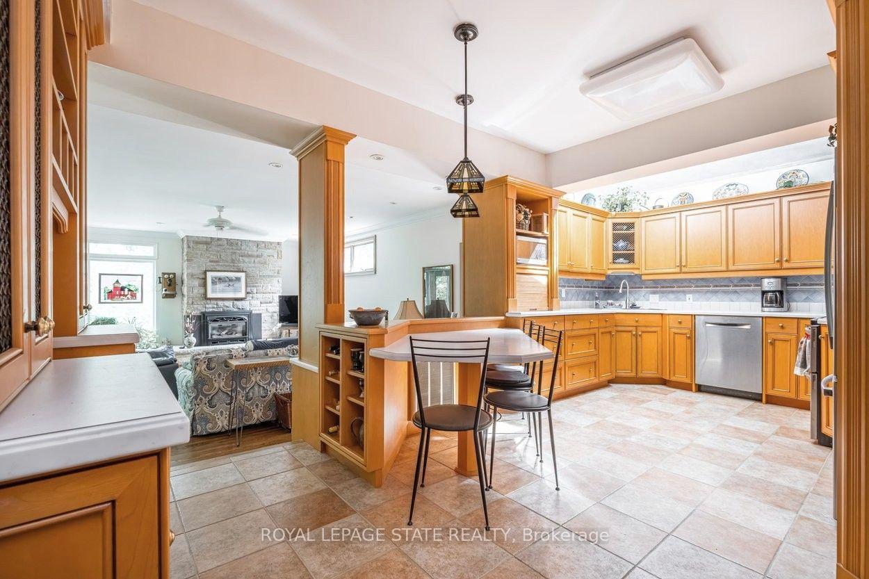 Photo 18 of 18 Forsyth Avenue N, Hamilton, Westdale — HOMEH