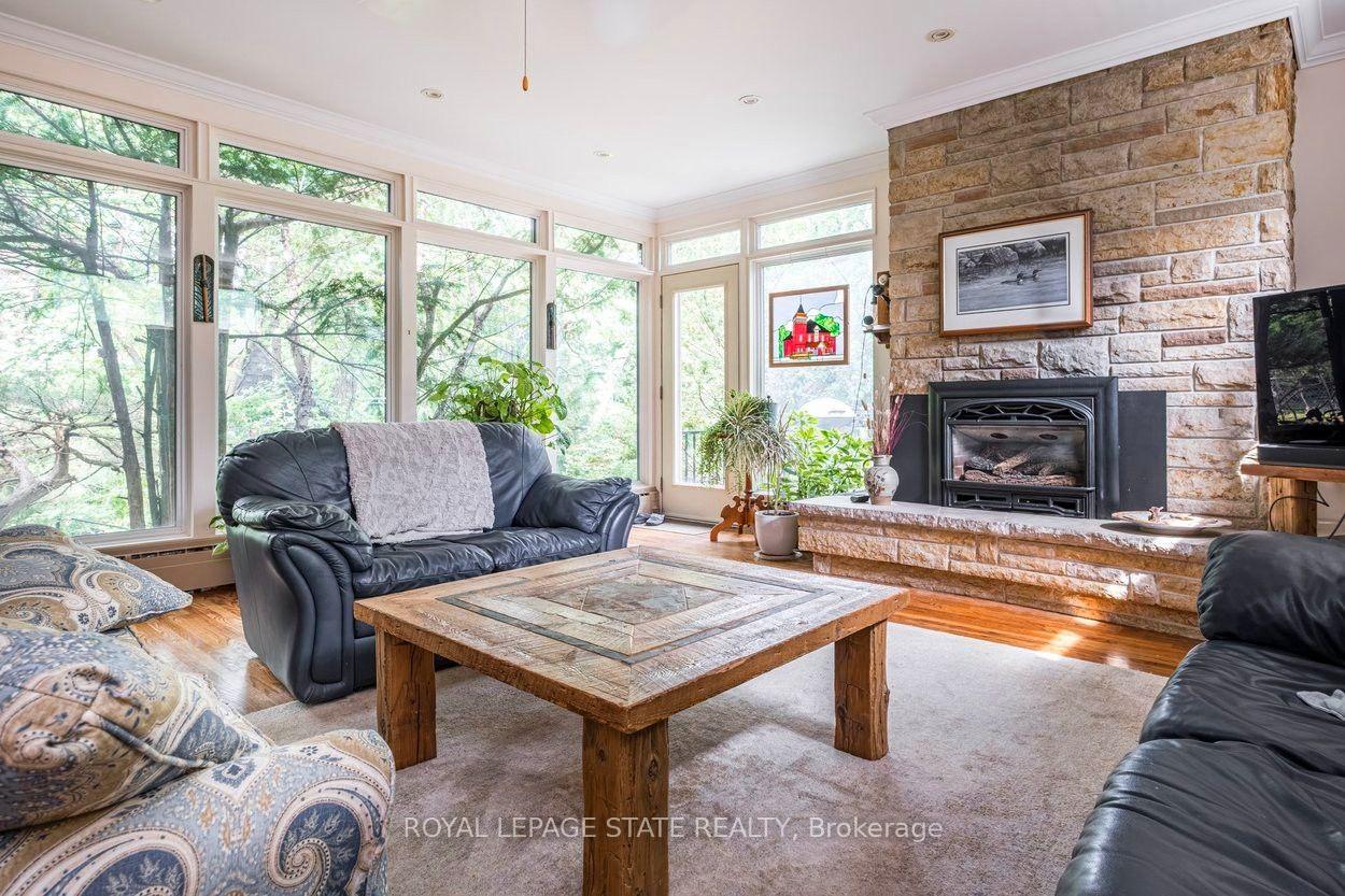 Photo 23 of 18 Forsyth Avenue N, Hamilton, Westdale — HOMEH