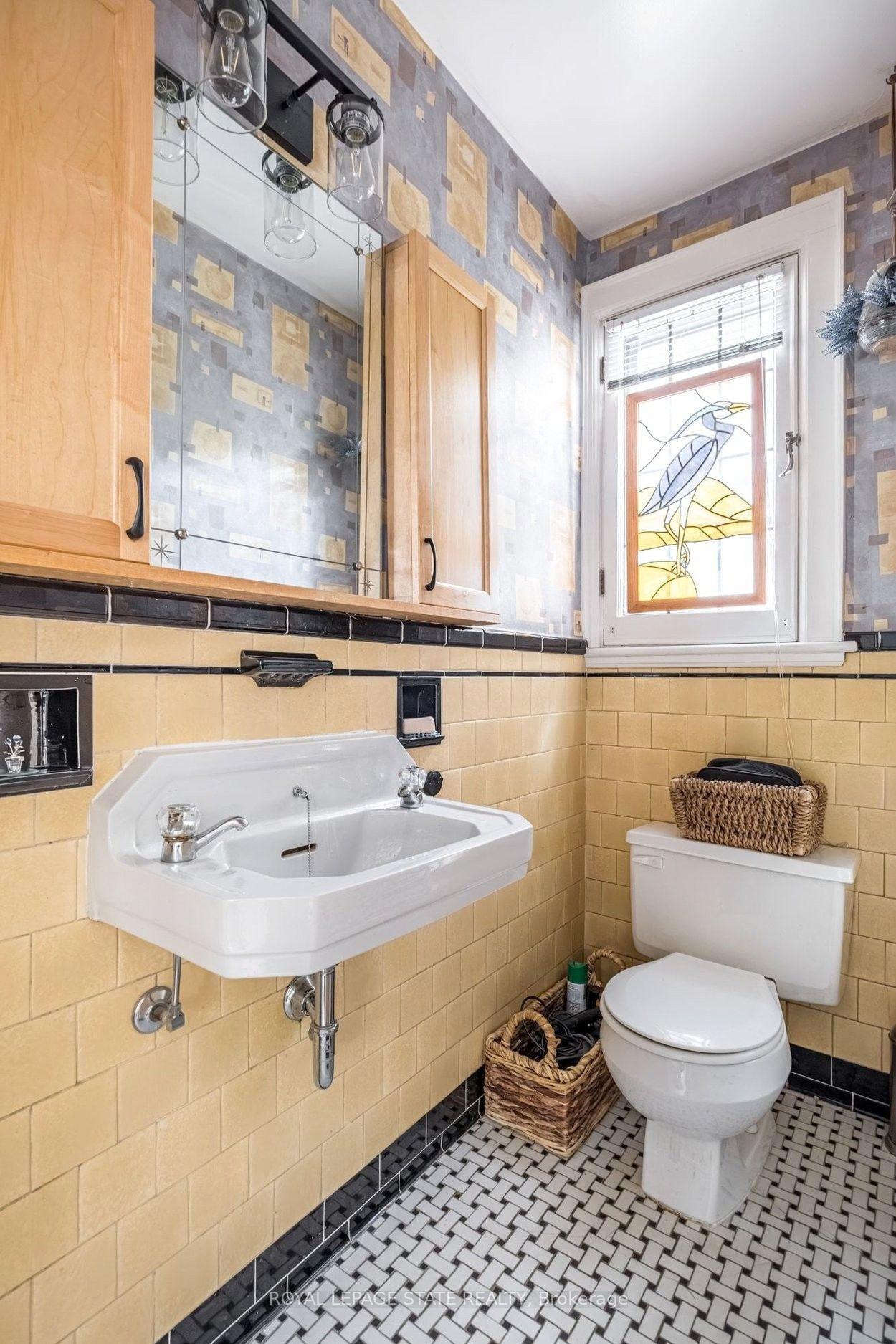 Photo 37 of 18 Forsyth Avenue N, Hamilton, Westdale — HOMEH