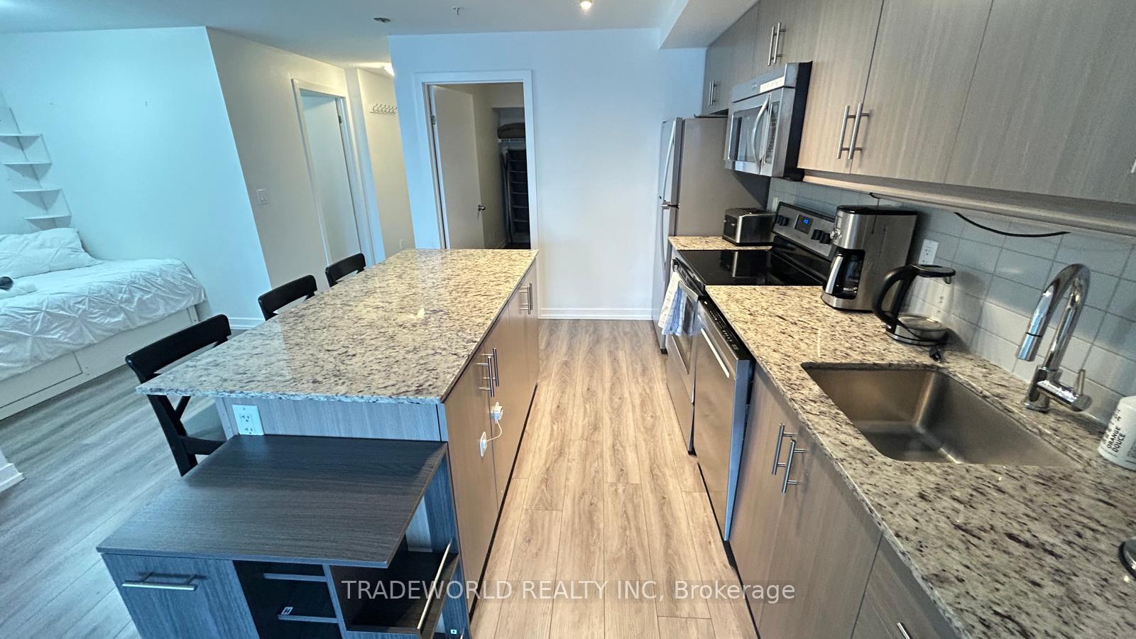 Photo 7 of Unit Ph7, 10 Willison Square, Toronto, Kensington-Chinatown — HOMEH