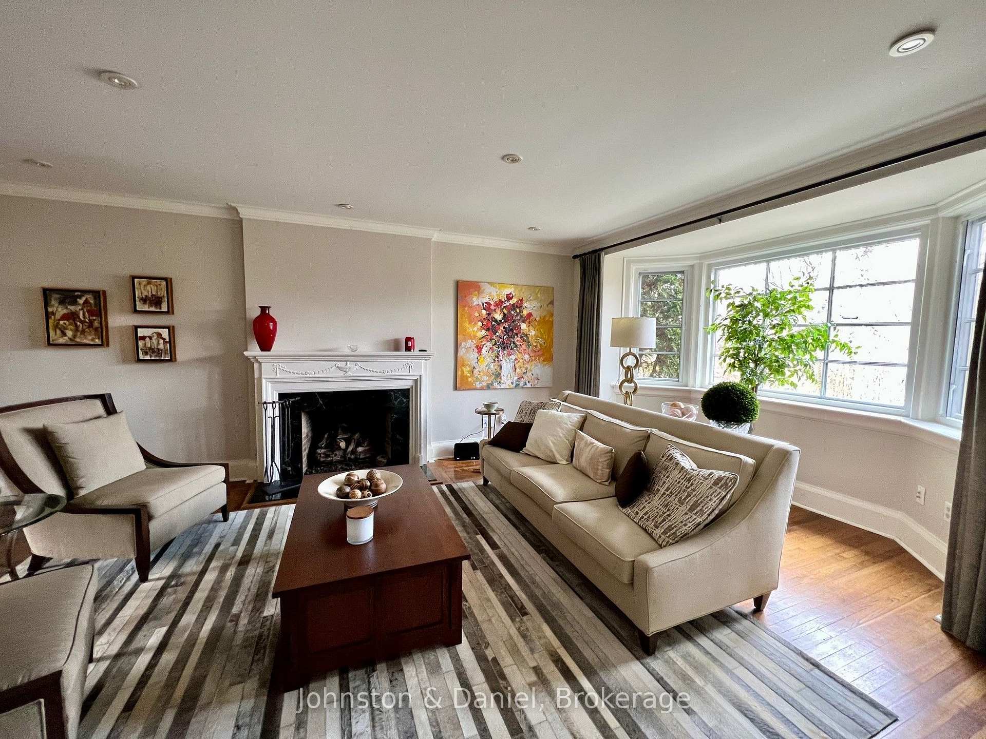 Photo 3 of 69 Strathgowan Avenue, Toronto, Lawrence Park South — HOMEH