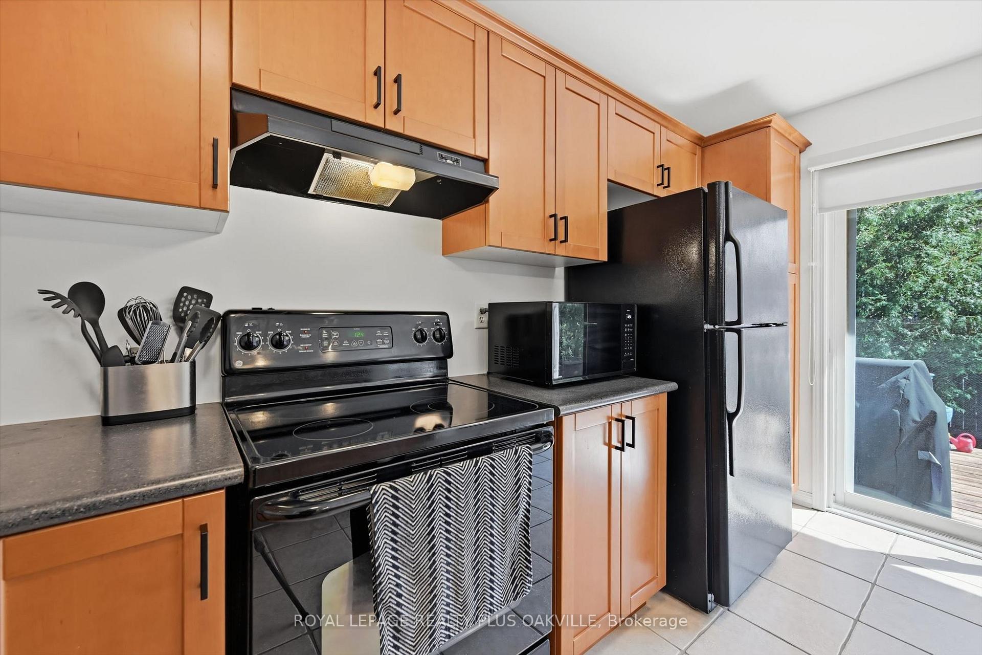 Photo 14 of 4080 Donnic Drive, Burlington, Alton — HOMEH