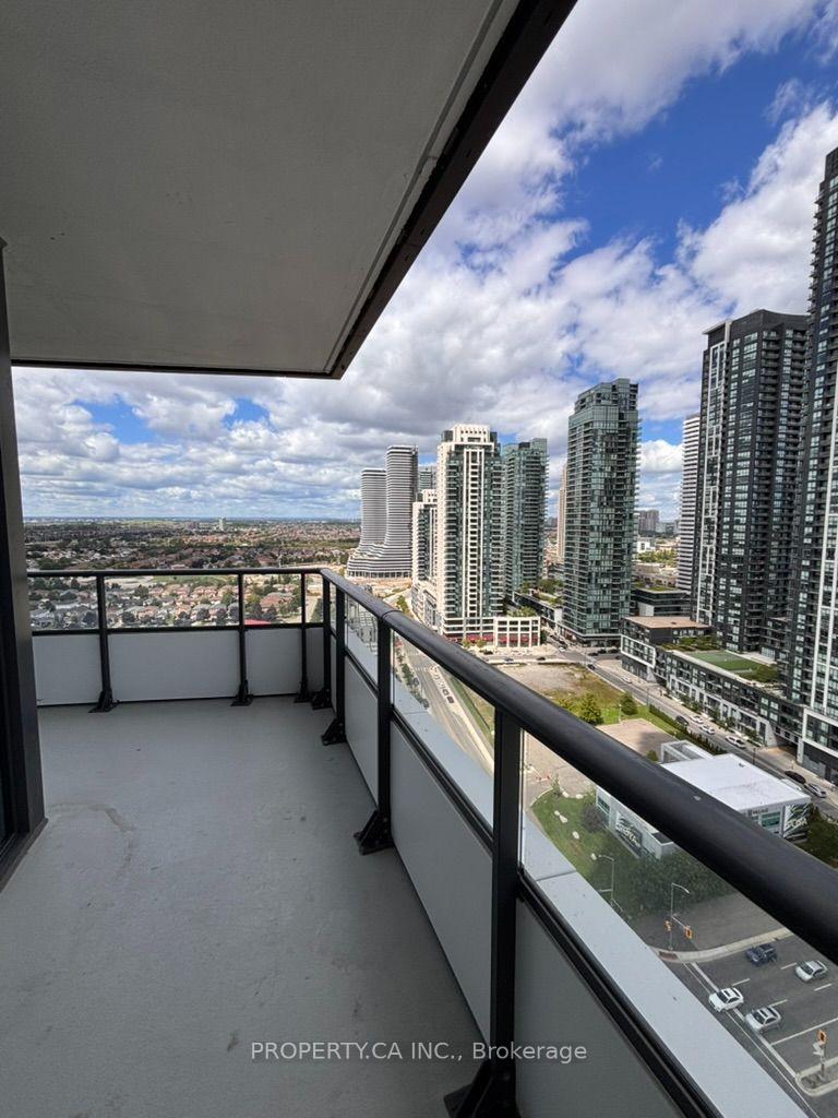Photo 15 of Unit 2004, 448 Burnhamthorpe Road, Mississauga, City Centre — HOMEH