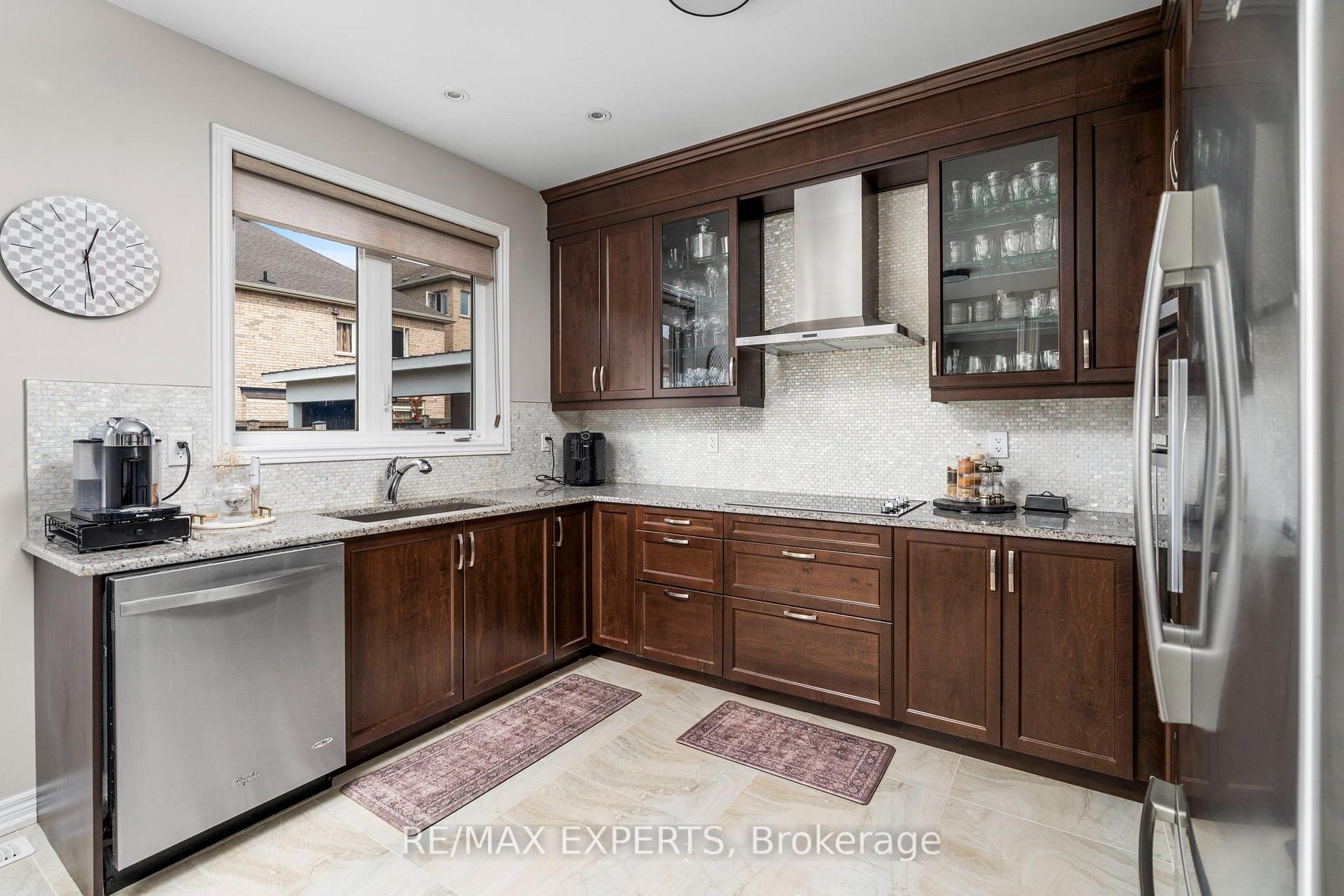 Photo 8 of 22 Garyscholl Road, Vaughan, Vellore Village — HOMEH