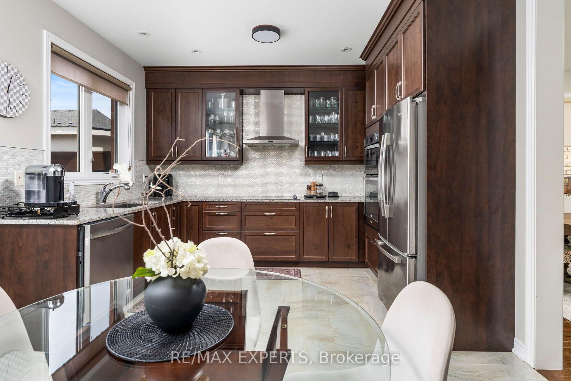 Photo 7 of 22 Garyscholl Road, Vaughan, Vellore Village — HOMEH