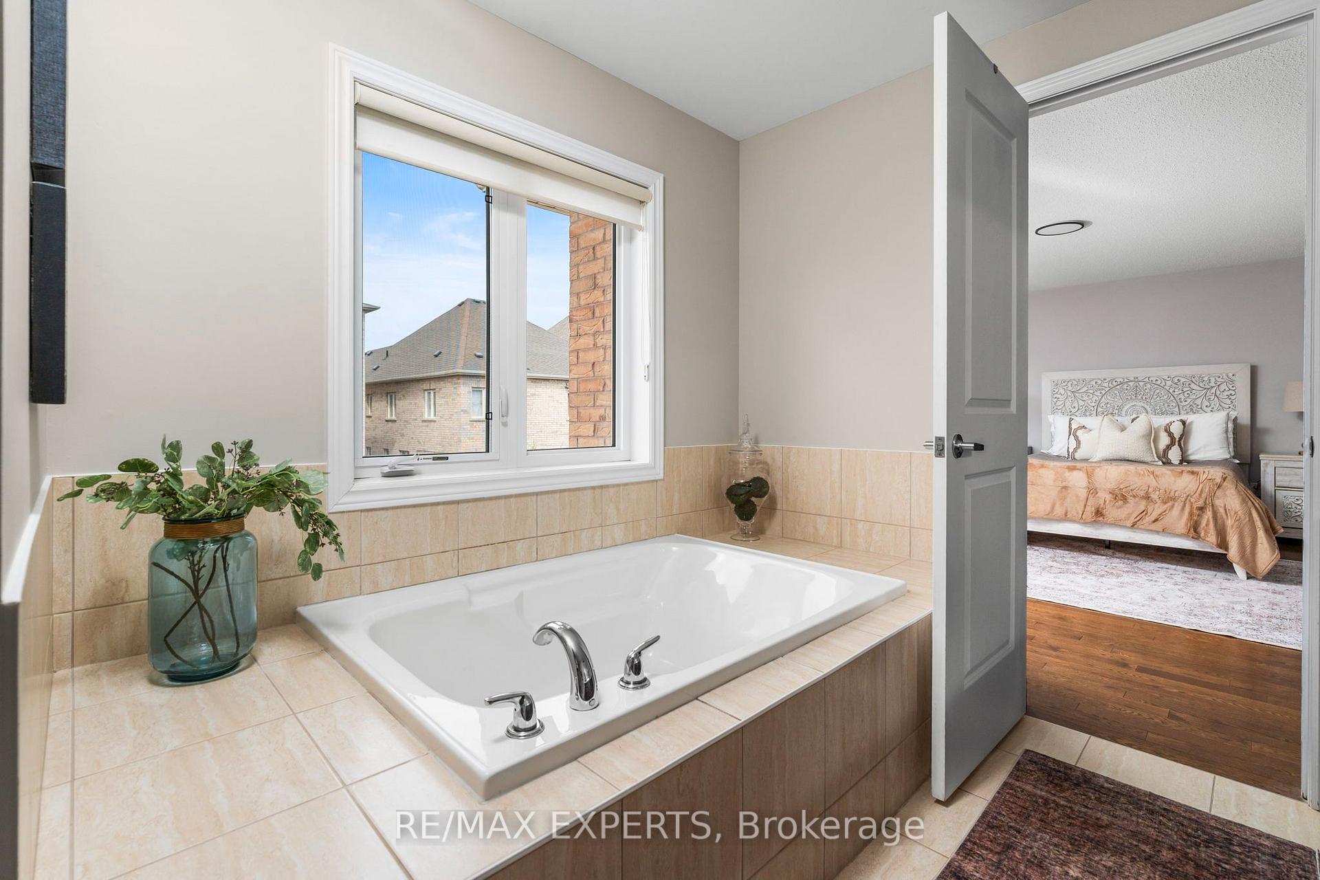 Photo 26 of 22 Garyscholl Road, Vaughan, Vellore Village — HOMEH