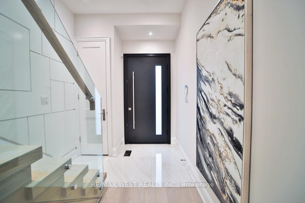 Photo 5 of 133 Times Road, North York, Briar Hill-Belgravia — HOMEH