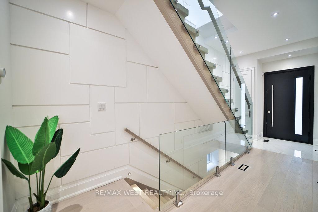 Photo 6 of 133 Times Road, North York, Briar Hill-Belgravia — HOMEH