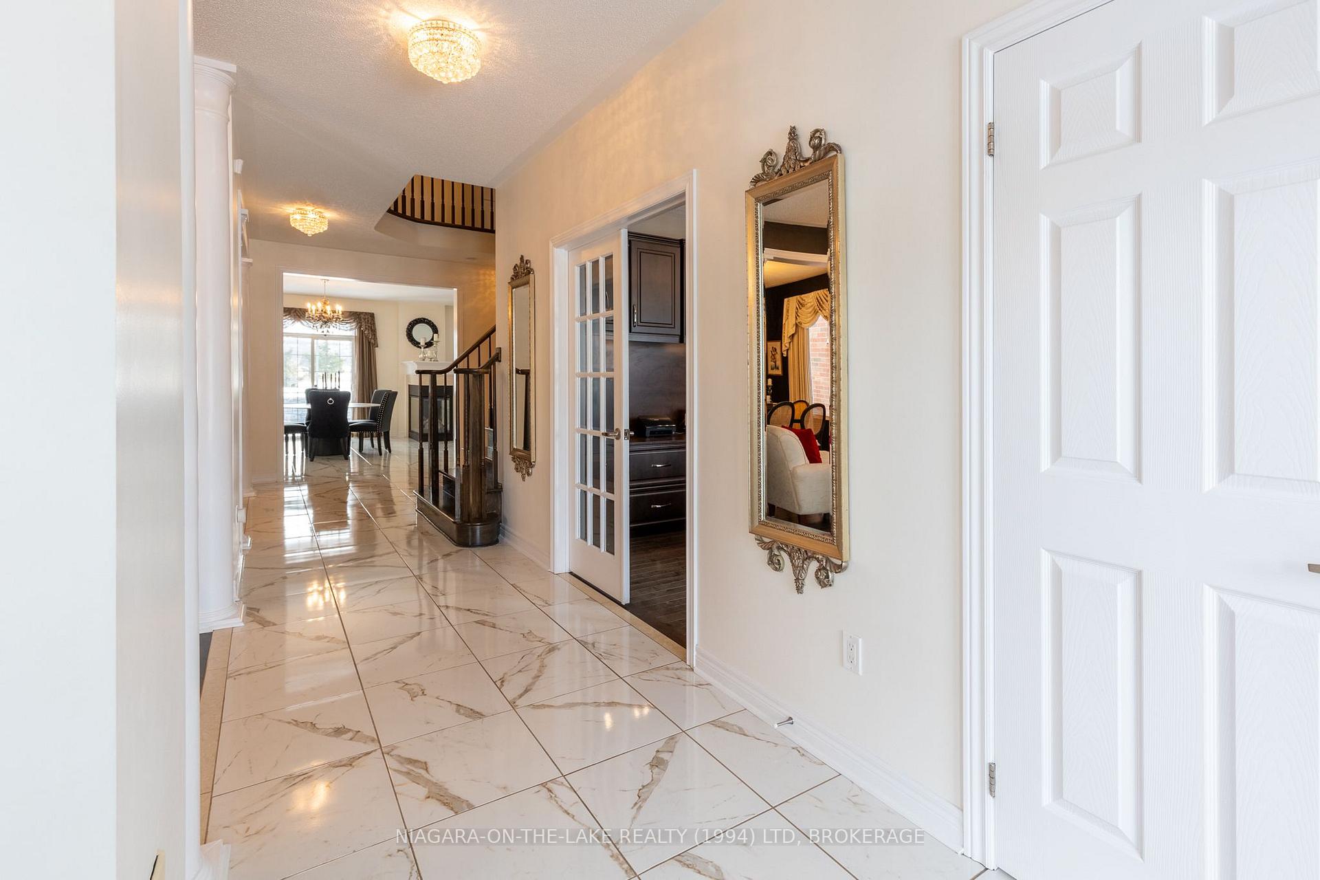 Photo 5 of 218 Wright Crescent Wright Crescent, Niagara-on-the-Lake, Glendale — HOMEH