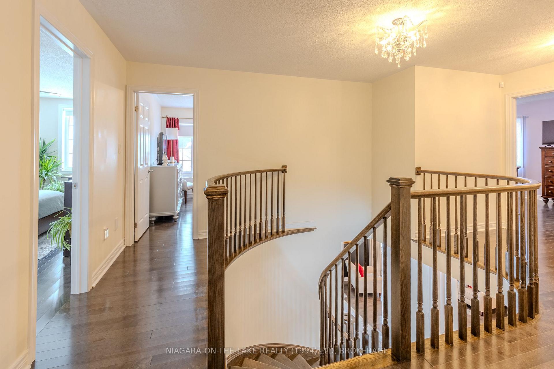 Photo 20 of 218 Wright Crescent Wright Crescent, Niagara-on-the-Lake, Glendale — HOMEH
