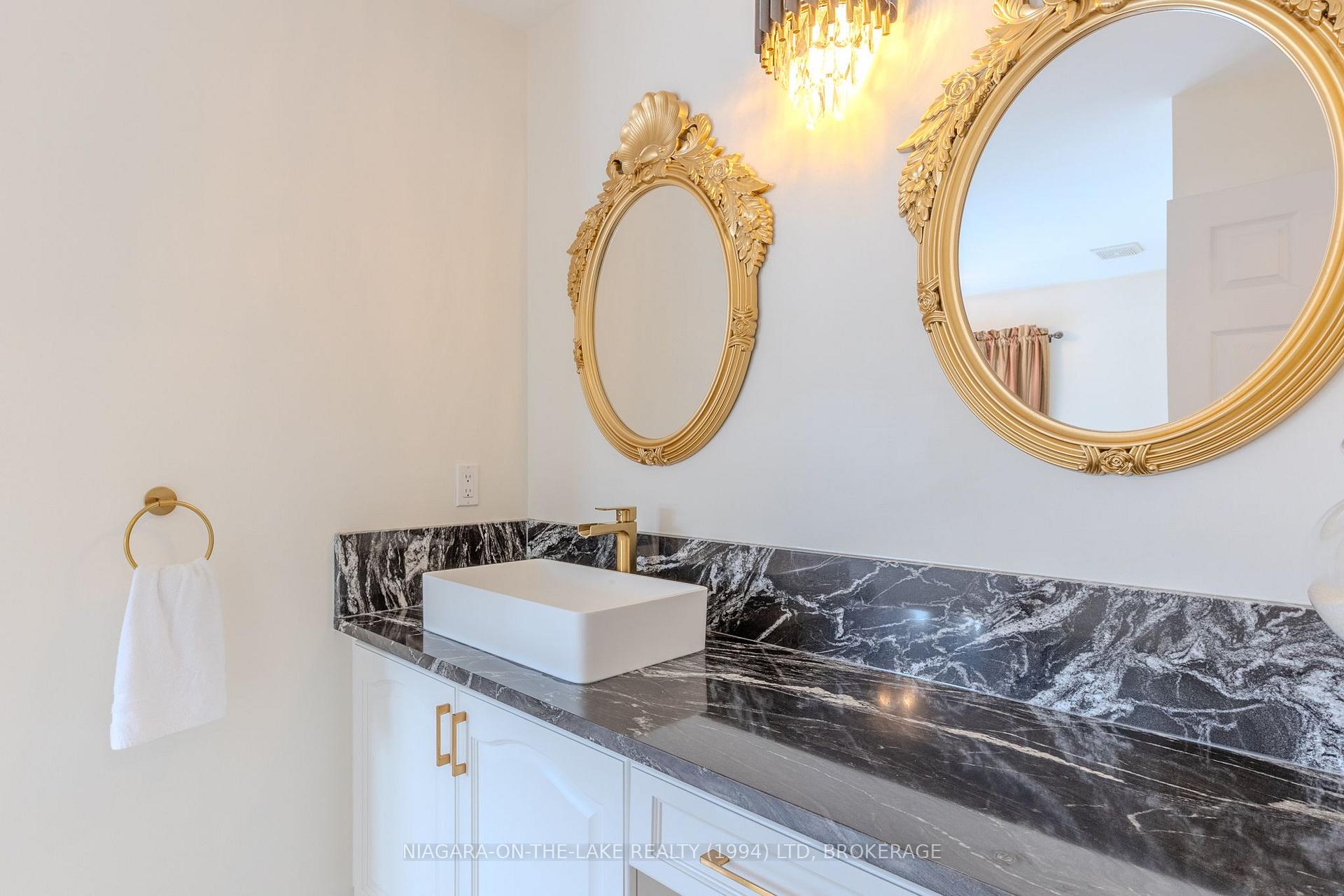 Photo 23 of 218 Wright Crescent Wright Crescent, Niagara-on-the-Lake, Glendale — HOMEH