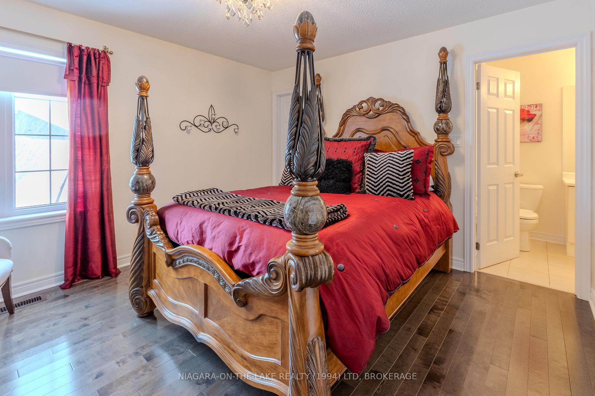 Photo 29 of 218 Wright Crescent Wright Crescent, Niagara-on-the-Lake, Glendale — HOMEH