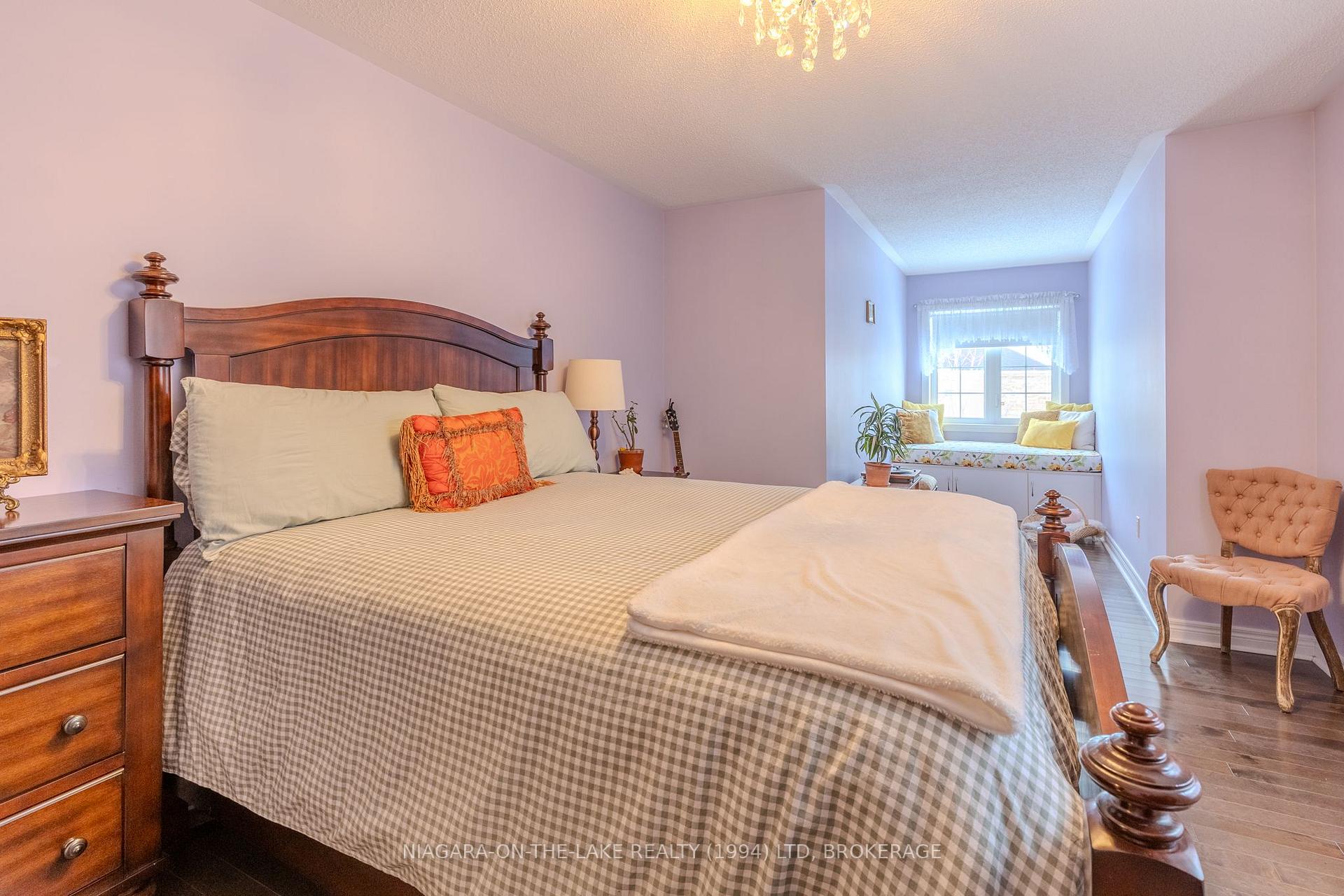 Photo 30 of 218 Wright Crescent Wright Crescent, Niagara-on-the-Lake, Glendale — HOMEH