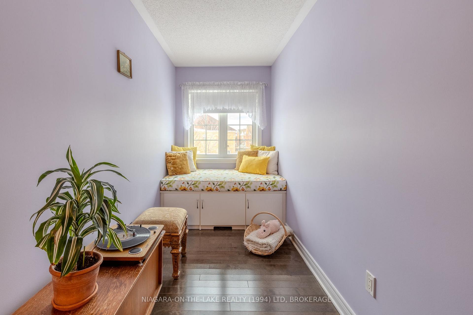 Photo 31 of 218 Wright Crescent Wright Crescent, Niagara-on-the-Lake, Glendale — HOMEH