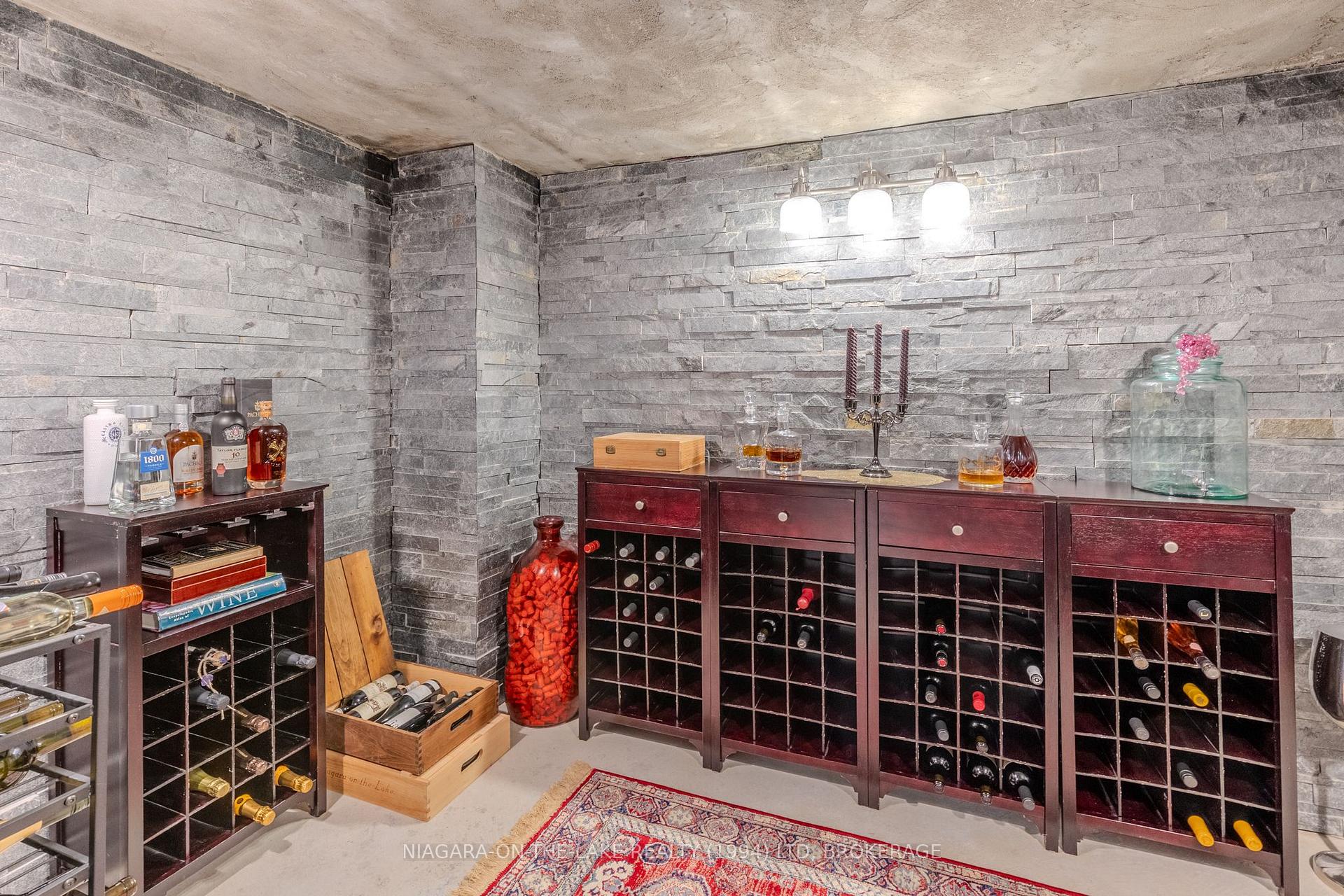 Photo 37 of 218 Wright Crescent Wright Crescent, Niagara-on-the-Lake, Glendale — HOMEH