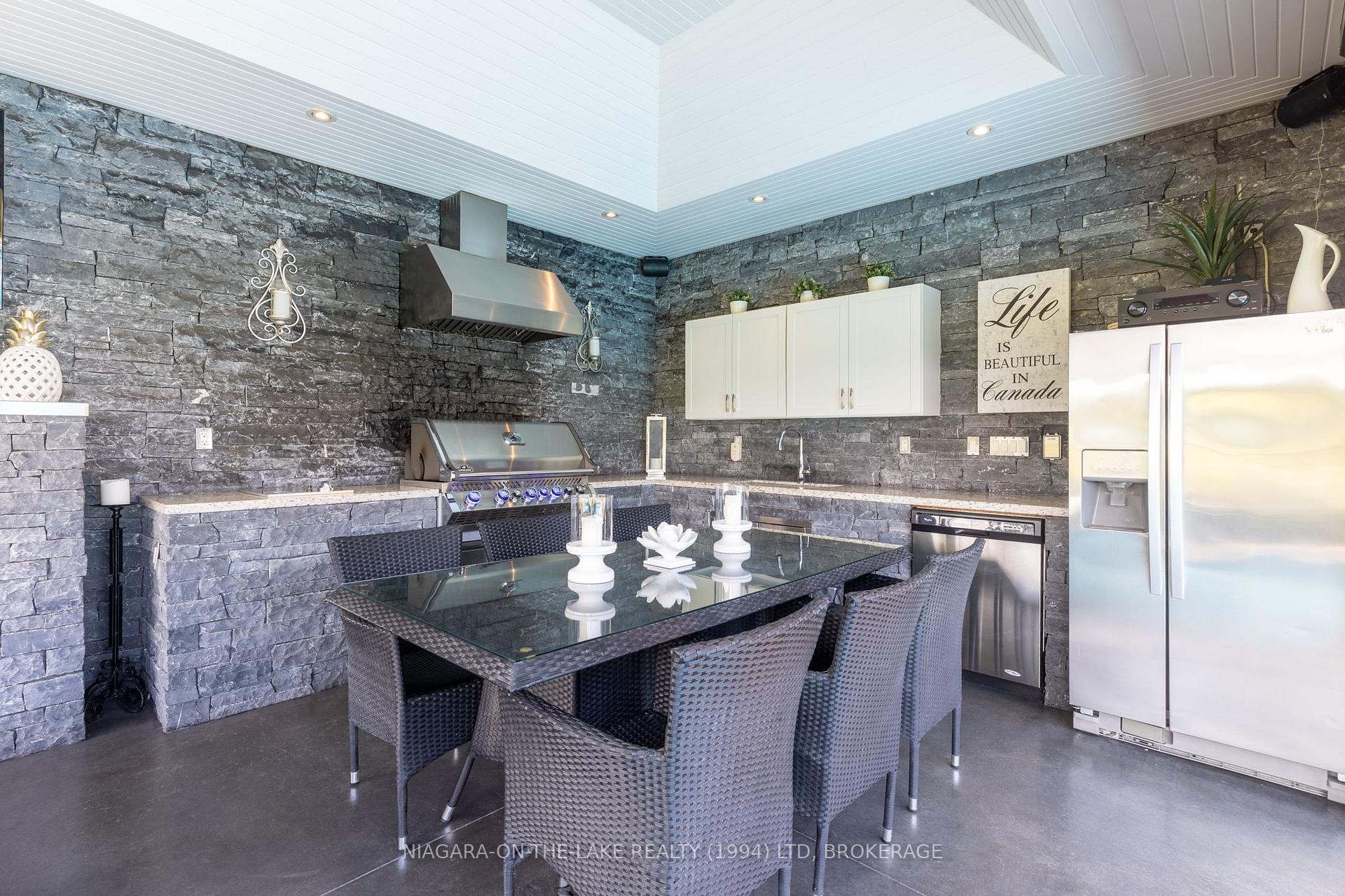 Photo 45 of 218 Wright Crescent Wright Crescent, Niagara-on-the-Lake, Glendale — HOMEH