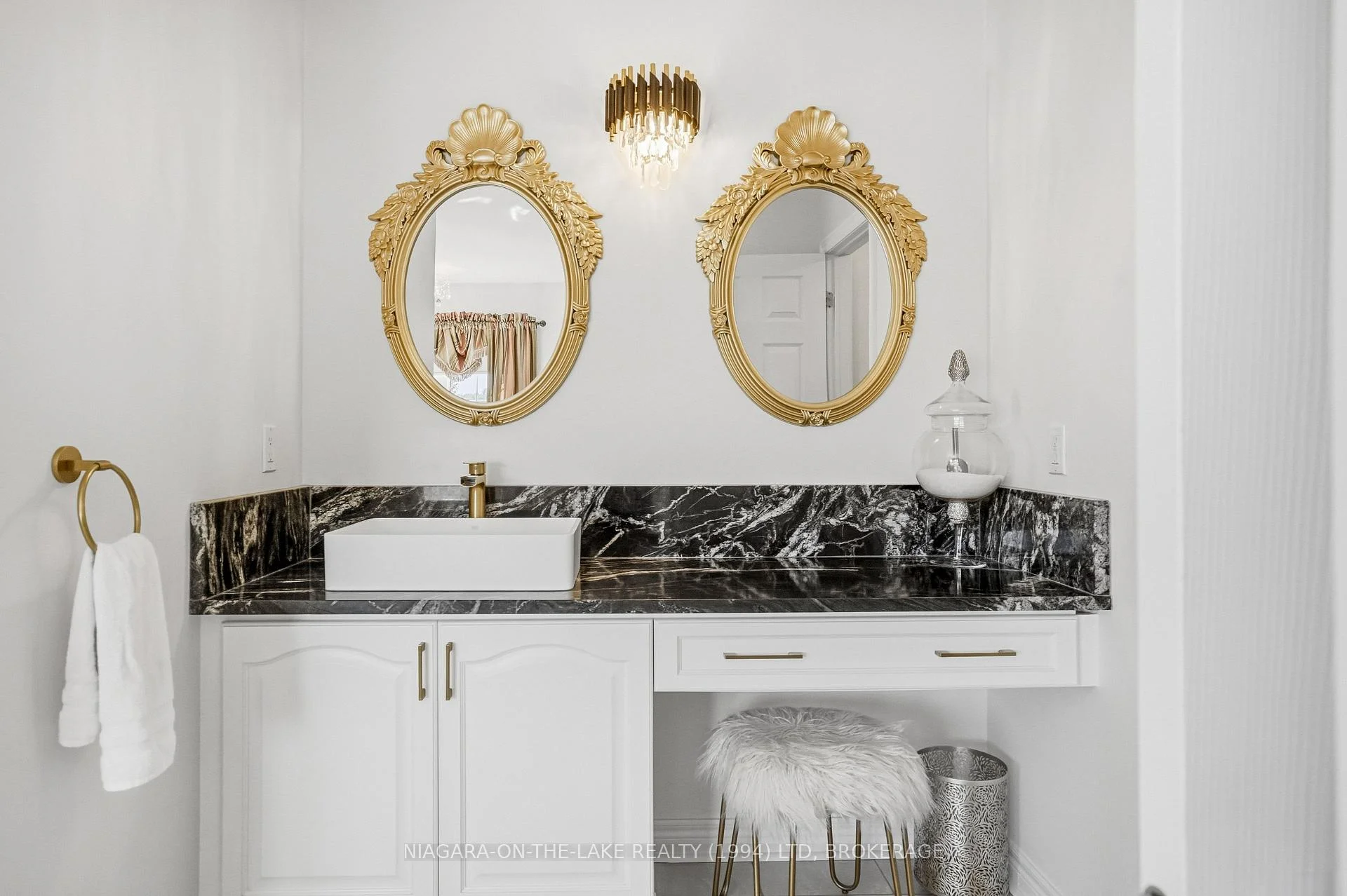 Photo 24 of 218 Wright Crescent Wright Crescent, Niagara-on-the-Lake, Glendale — HOMEH