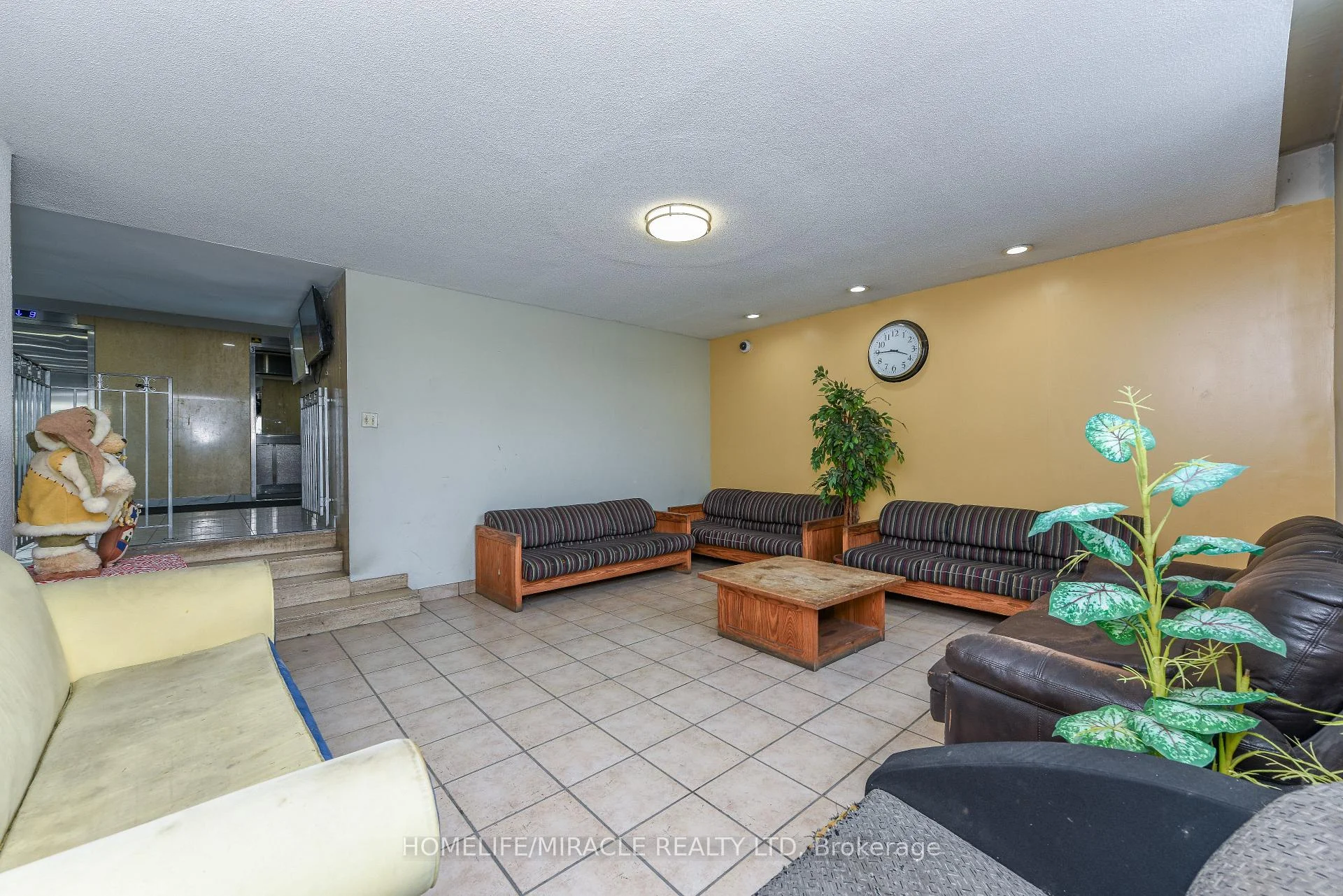 Photo 11 of Unit 1910, 2645 Kipling Avenue, Etobicoke, Mount Olive-Silverstone-Jamestown — HOMEH