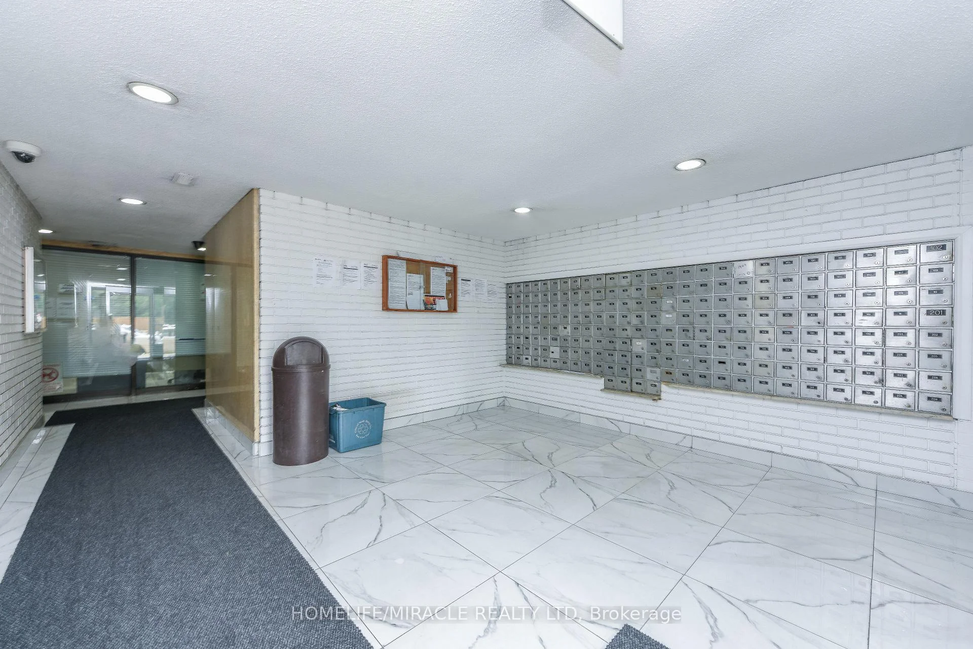 Photo 13 of Unit 1910, 2645 Kipling Avenue, Etobicoke, Mount Olive-Silverstone-Jamestown — HOMEH