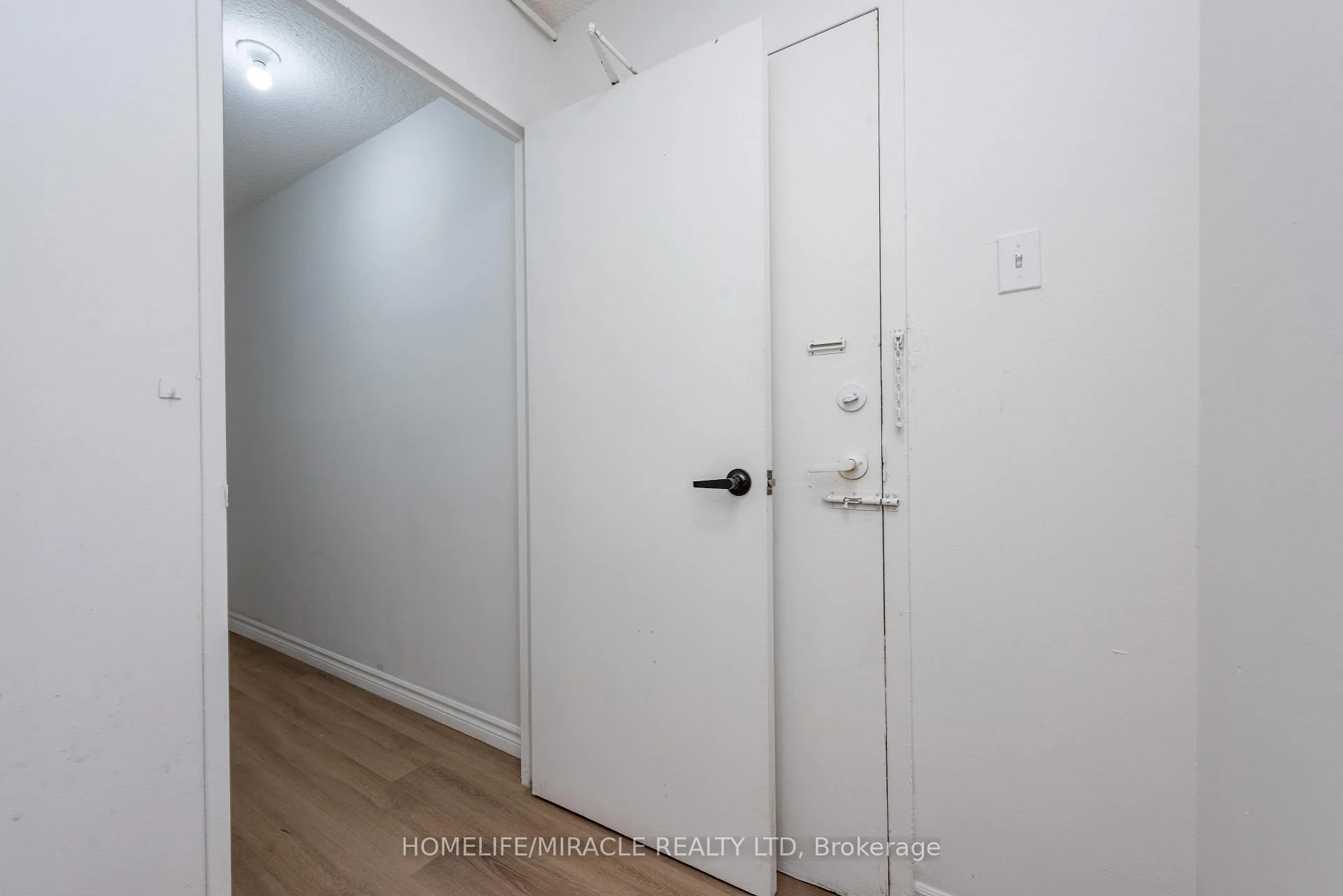 Photo 26 of Unit 1910, 2645 Kipling Avenue, Etobicoke, Mount Olive-Silverstone-Jamestown — HOMEH