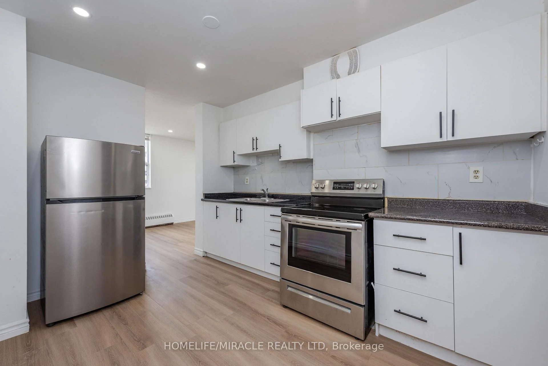 Photo 29 of Unit 1910, 2645 Kipling Avenue, Etobicoke, Mount Olive-Silverstone-Jamestown — HOMEH