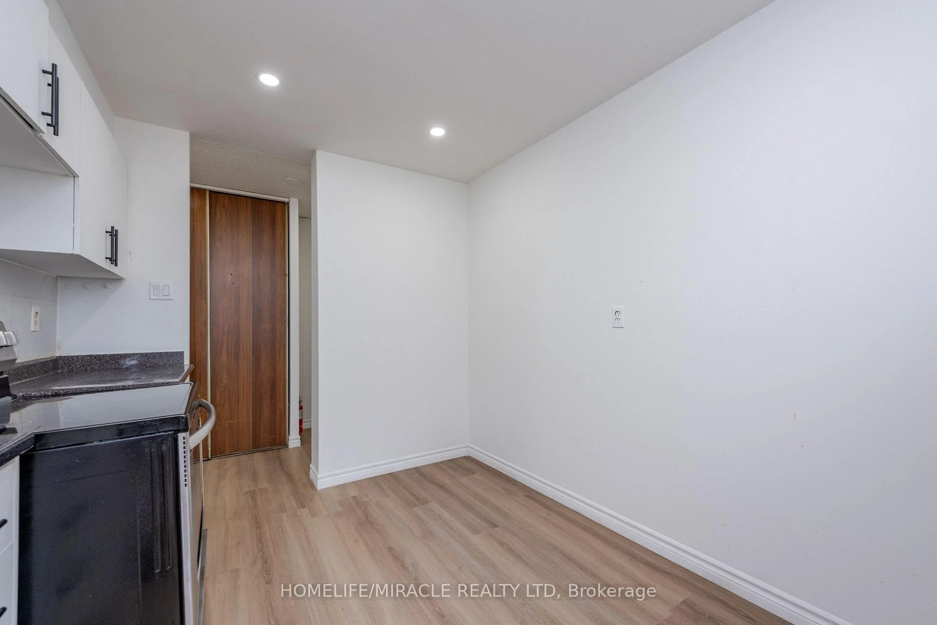 Photo 31 of Unit 1910, 2645 Kipling Avenue, Etobicoke, Mount Olive-Silverstone-Jamestown — HOMEH