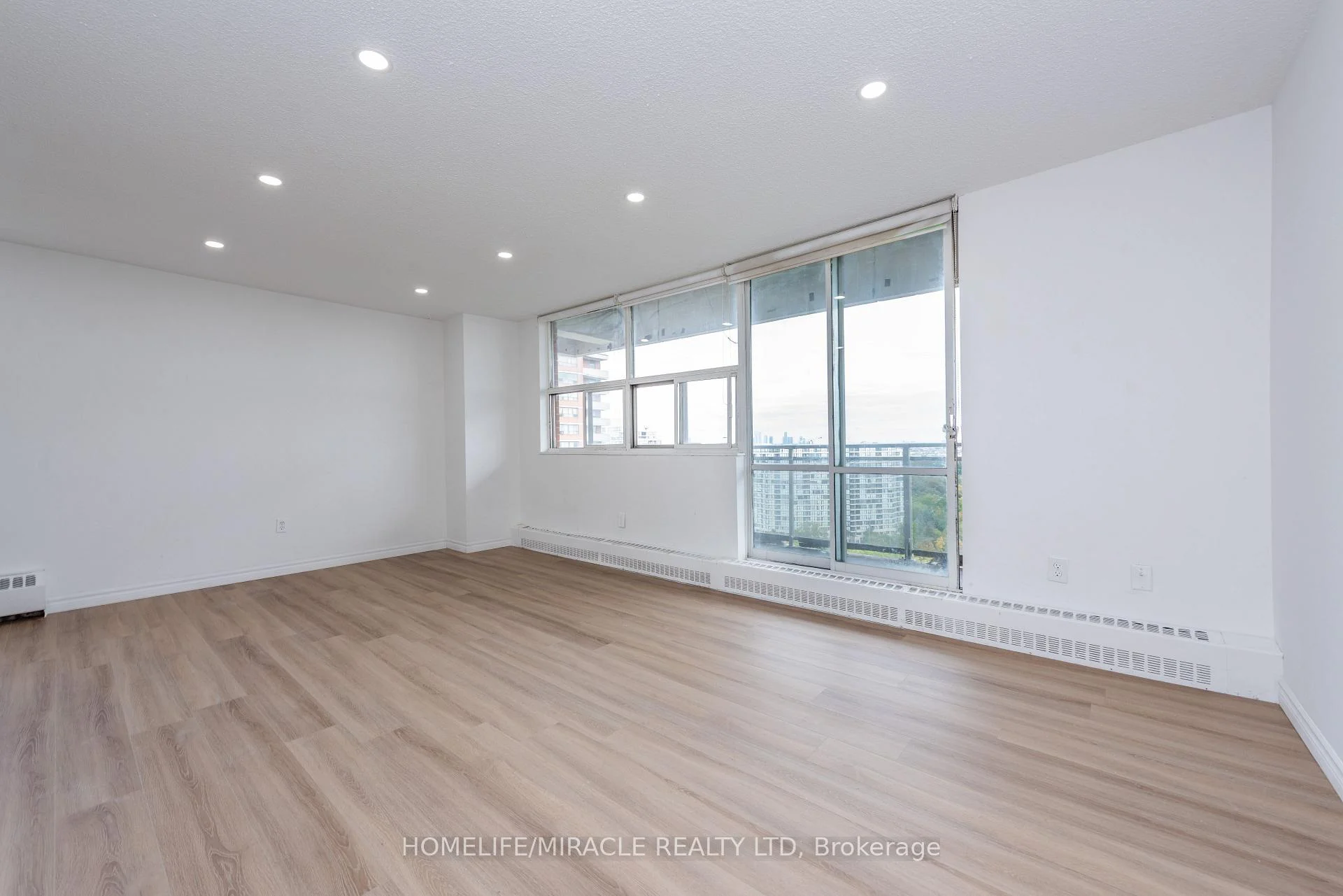 Photo 34 of Unit 1910, 2645 Kipling Avenue, Etobicoke, Mount Olive-Silverstone-Jamestown — HOMEH