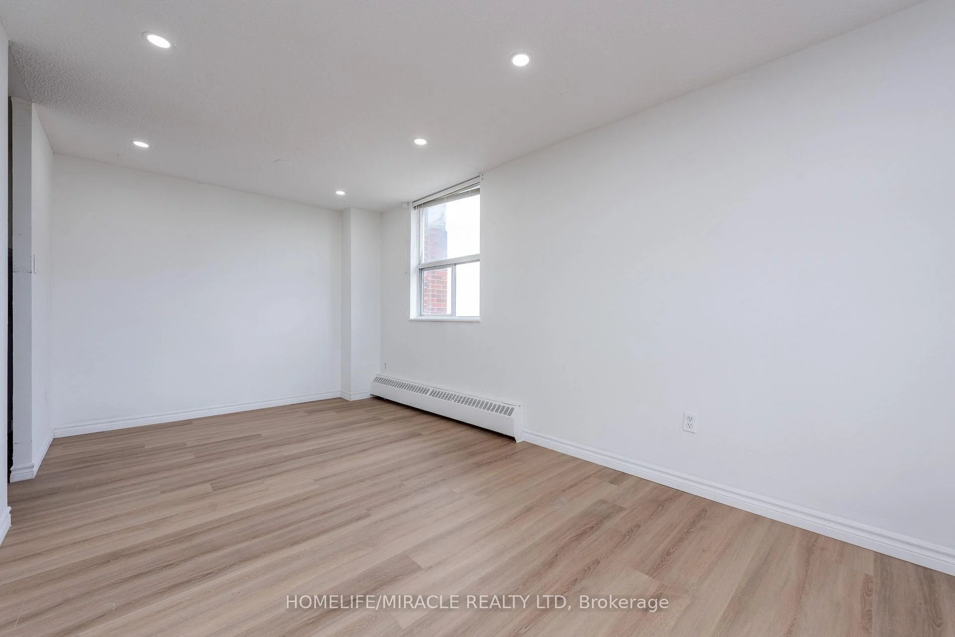 Photo 36 of Unit 1910, 2645 Kipling Avenue, Etobicoke, Mount Olive-Silverstone-Jamestown — HOMEH