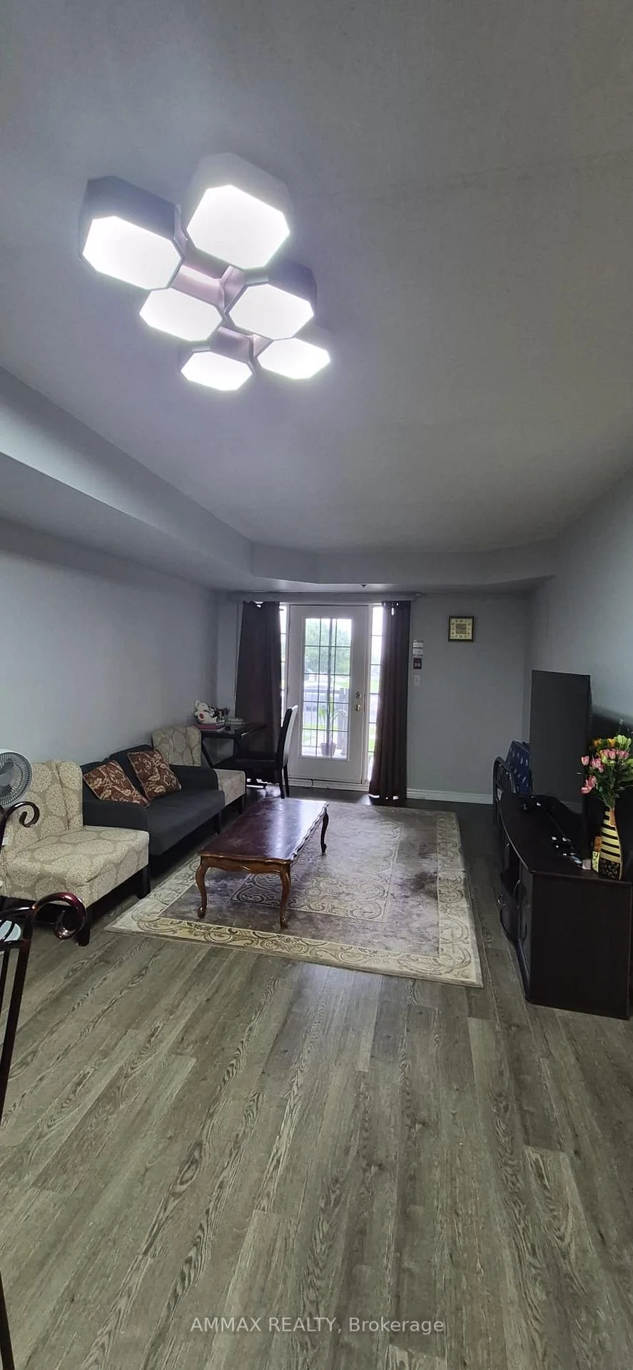 Photo 5 of Unit 113, 7428 Markham Road, Markham, Middlefield — HOMEH