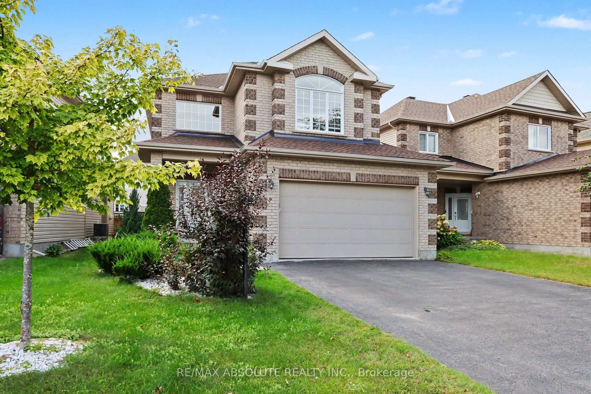 Photo 2 of 113 Sirocco Crescent, Ottawa, Stittsville (North) — HOMEH