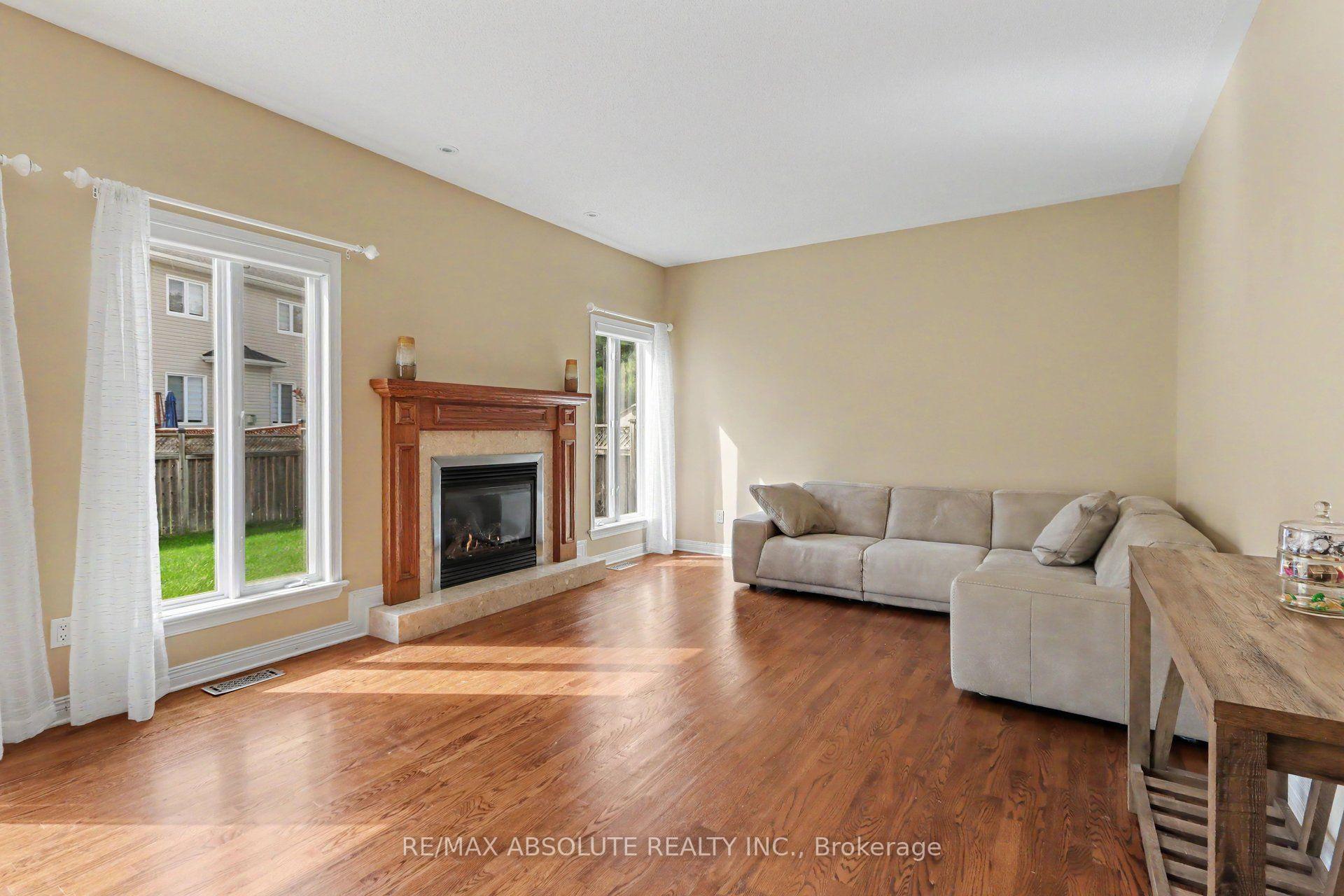 Photo 5 of 113 Sirocco Crescent, Ottawa, Stittsville (North) — HOMEH