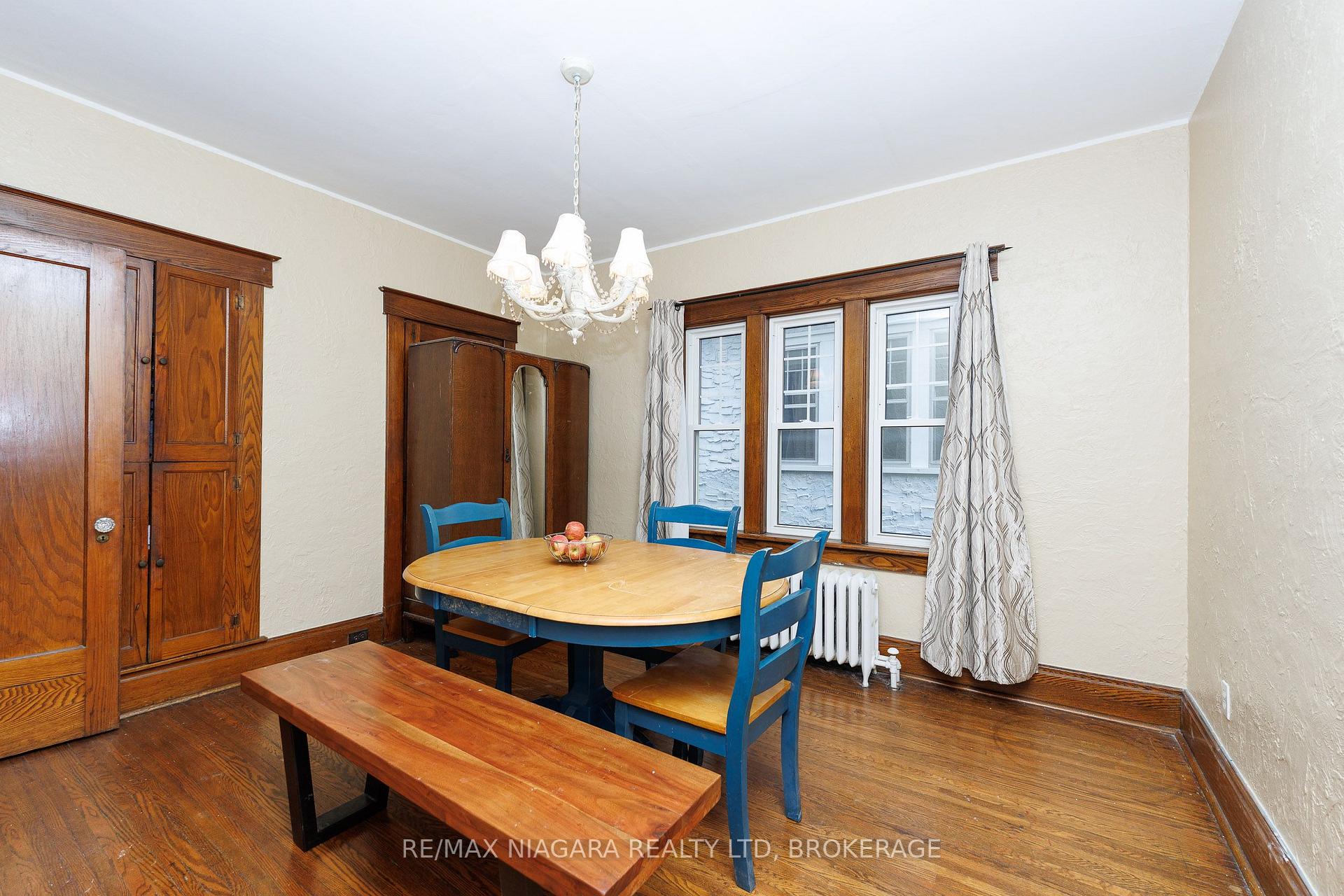 Photo 6 of 4864 Simcoe Street, Niagara Falls, Downtown — HOMEH