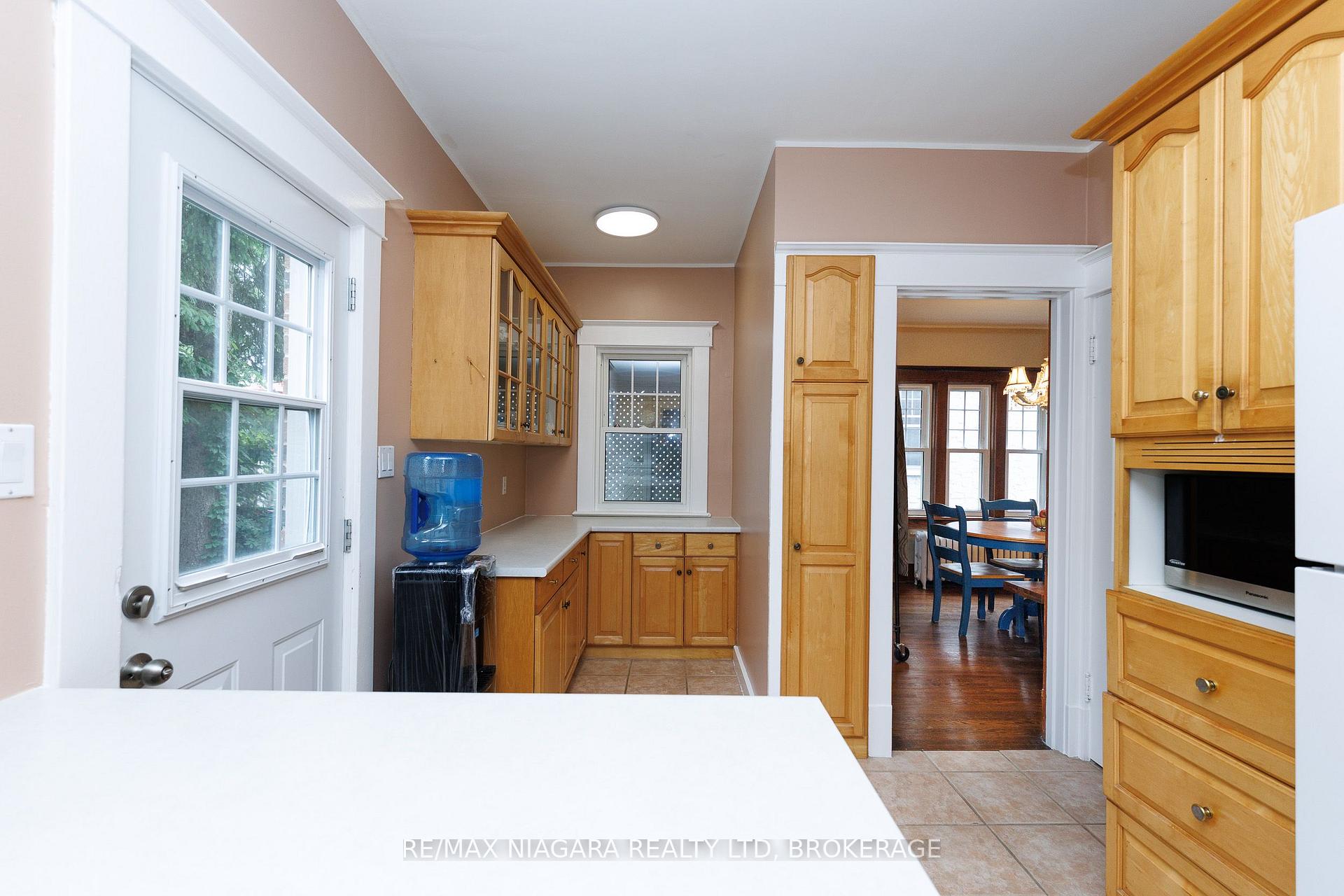 Photo 9 of 4864 Simcoe Street, Niagara Falls, Downtown — HOMEH
