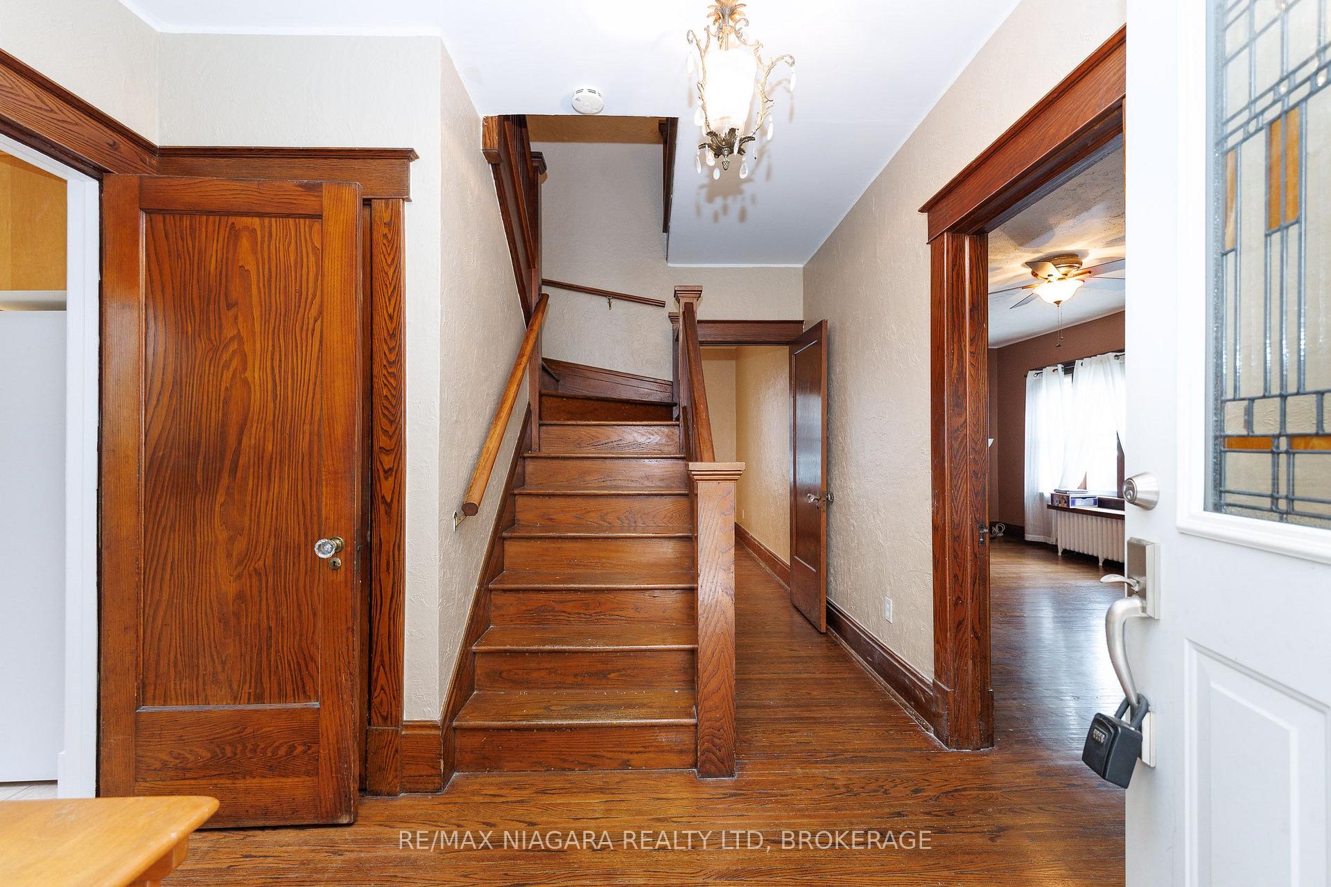 Photo 12 of 4864 Simcoe Street, Niagara Falls, Downtown — HOMEH