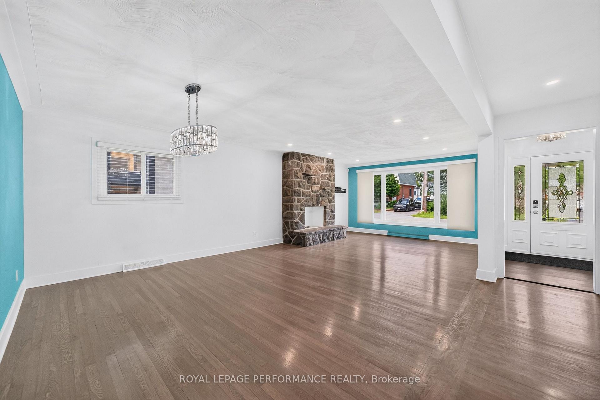 Photo 4 of 244 Richardson Avenue, Ottawa, Woodroffe — HOMEH