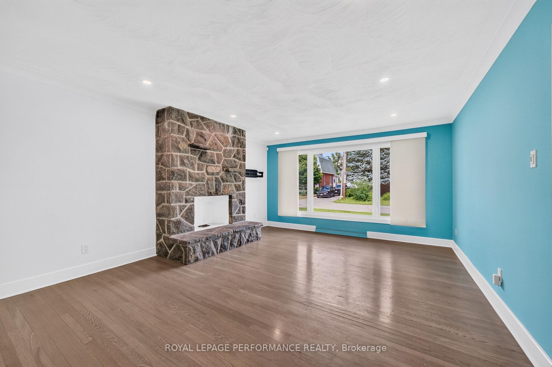 Photo 6 of 244 Richardson Avenue, Ottawa, Woodroffe — HOMEH