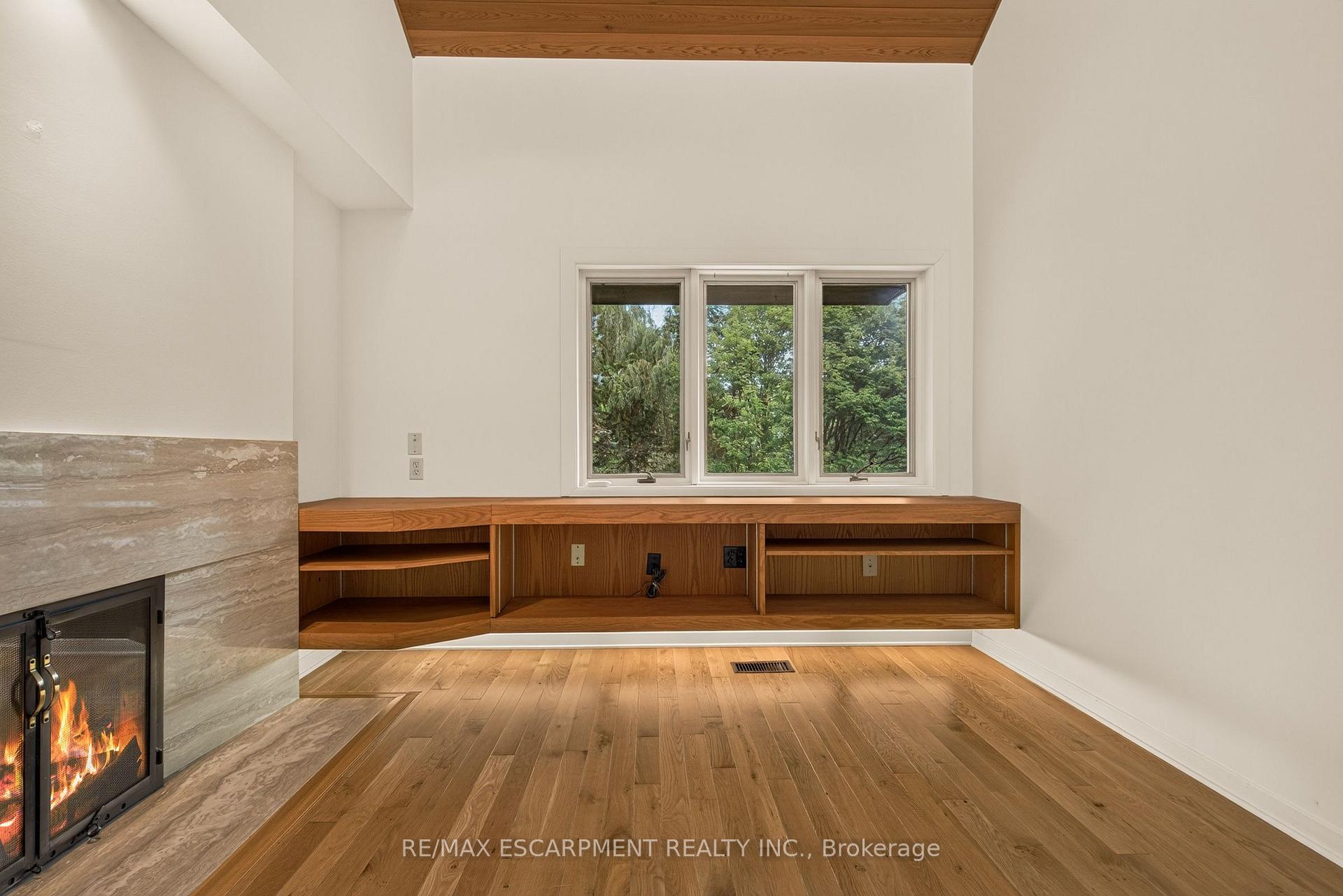 Photo 13 of 539 Ontario Street, Hamilton, Ancaster — HOMEH