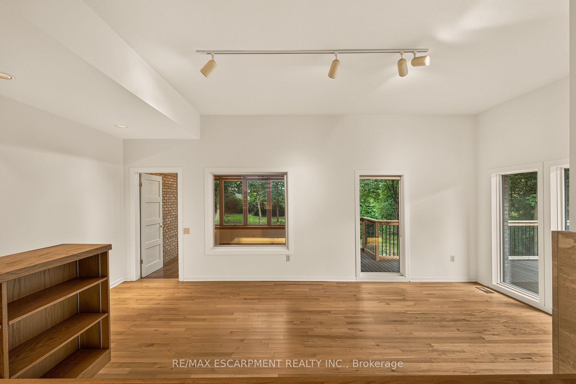 Photo 15 of 539 Ontario Street, Hamilton, Ancaster — HOMEH