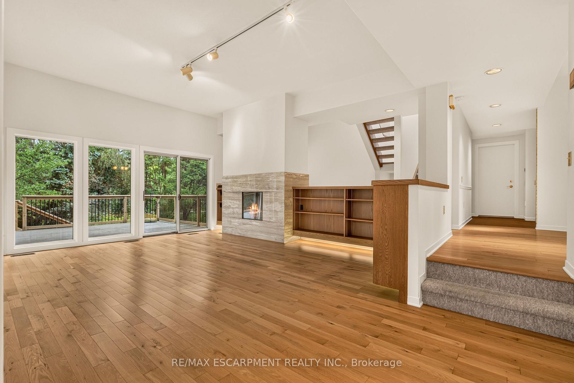 Photo 17 of 539 Ontario Street, Hamilton, Ancaster — HOMEH