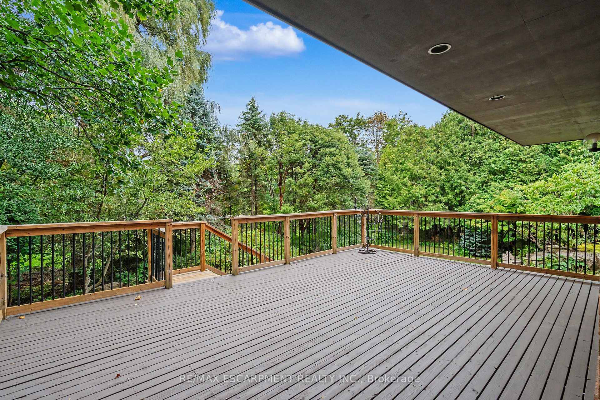 Photo 23 of 539 Ontario Street, Hamilton, Ancaster — HOMEH