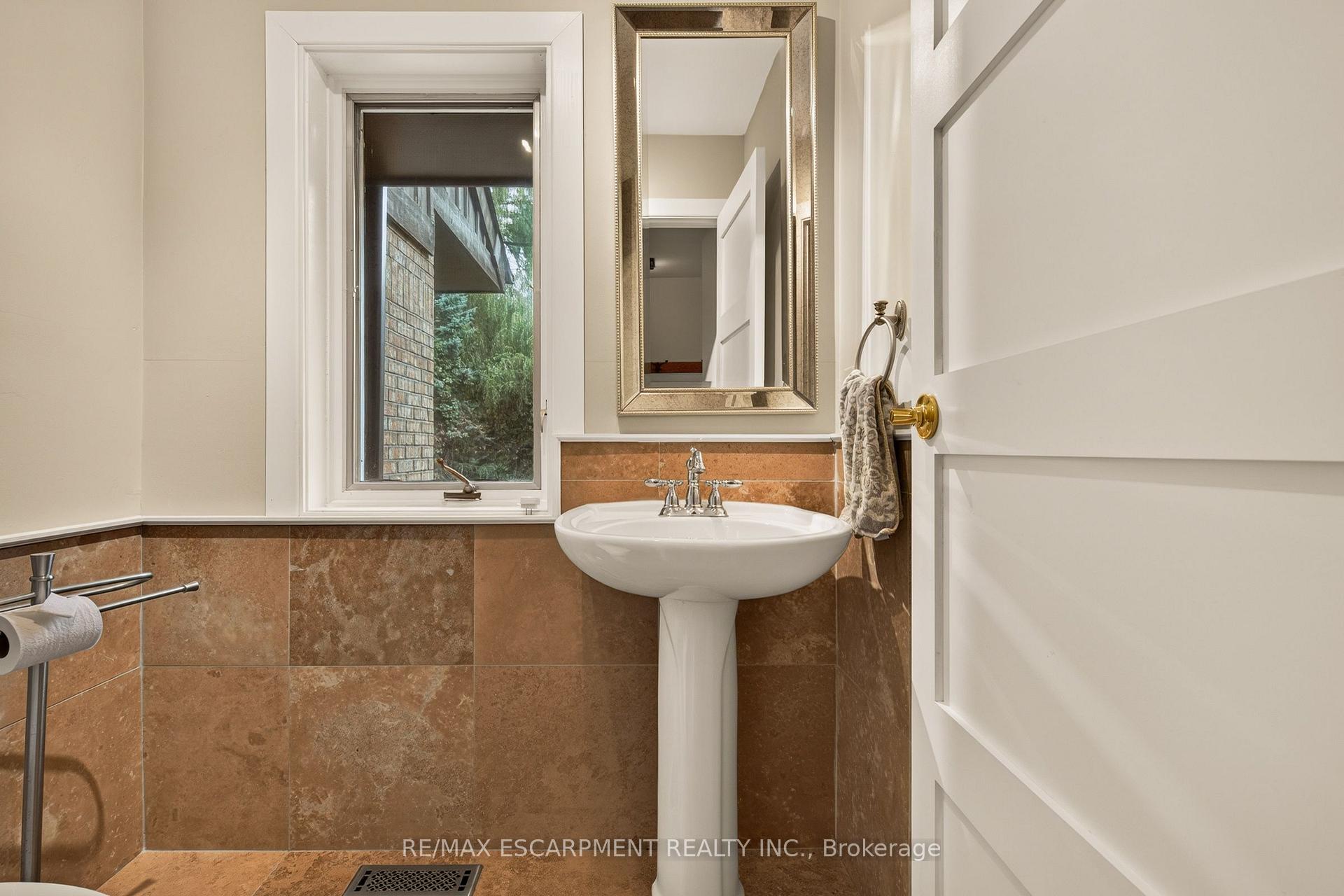 Photo 24 of 539 Ontario Street, Hamilton, Ancaster — HOMEH