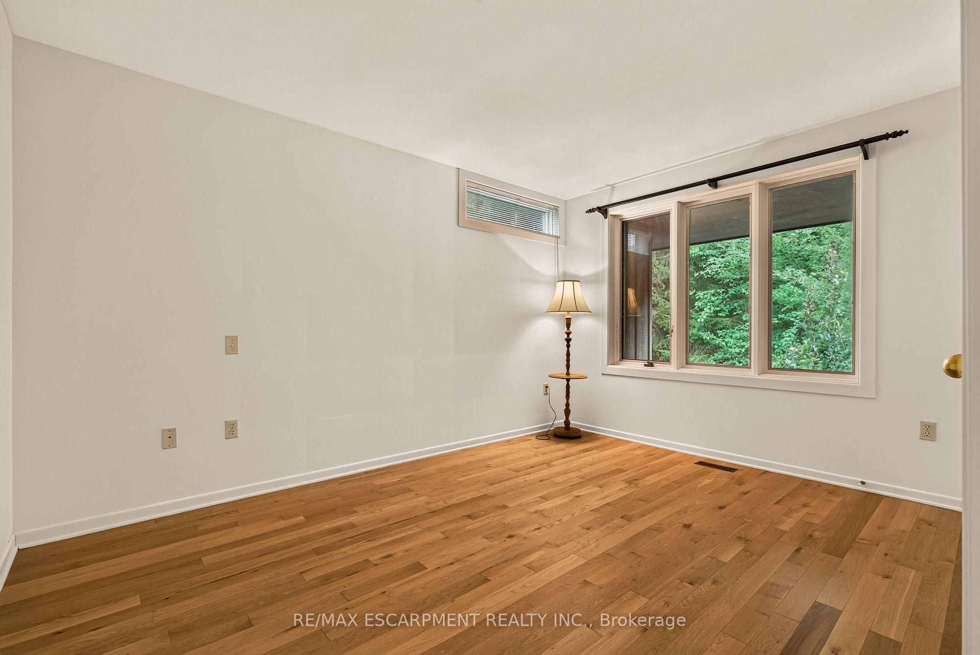 Photo 29 of 539 Ontario Street, Hamilton, Ancaster — HOMEH