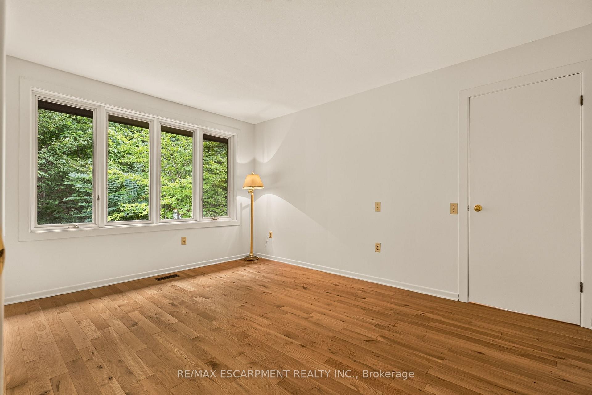 Photo 30 of 539 Ontario Street, Hamilton, Ancaster — HOMEH