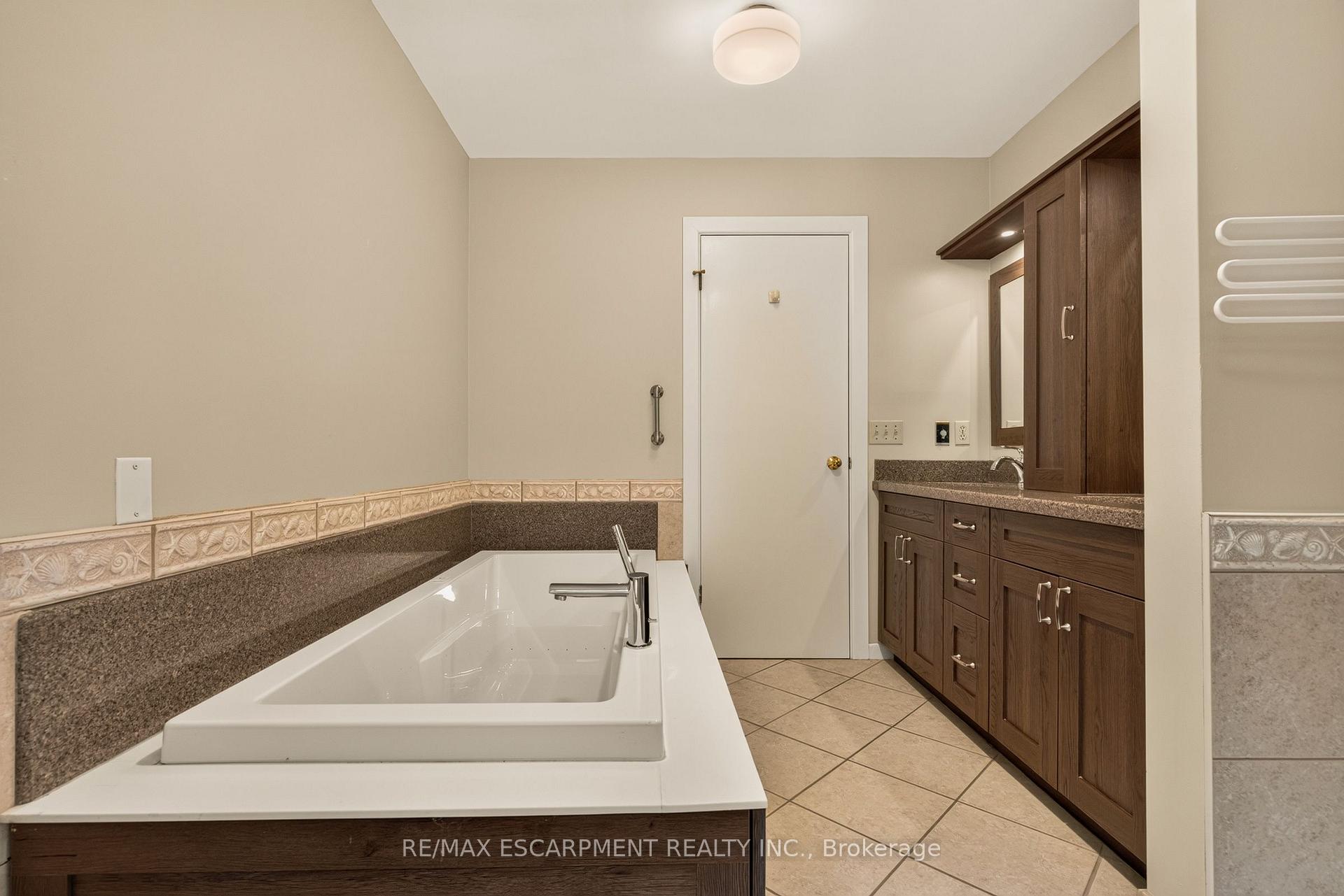 Photo 31 of 539 Ontario Street, Hamilton, Ancaster — HOMEH