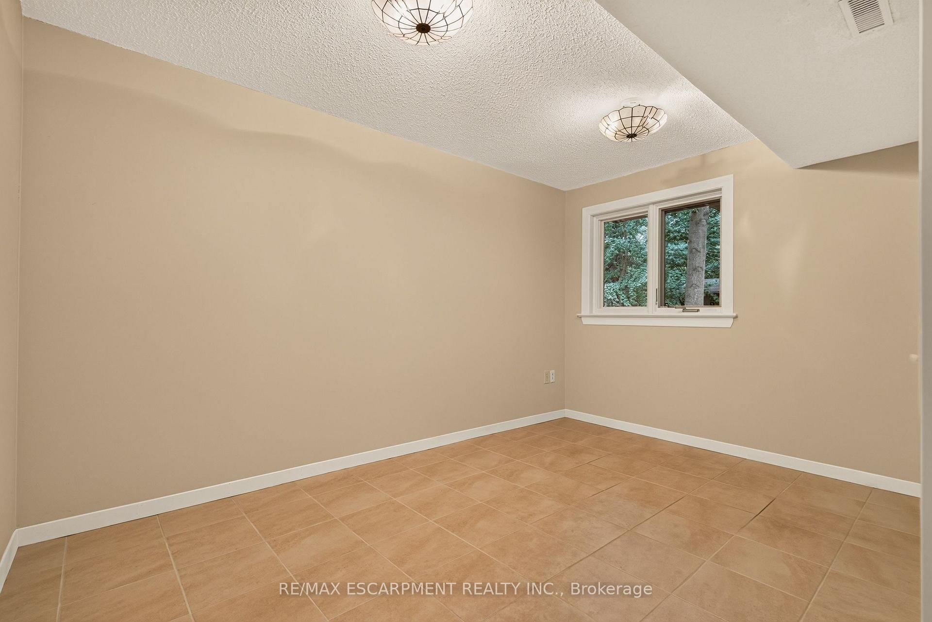 Photo 35 of 539 Ontario Street, Hamilton, Ancaster — HOMEH