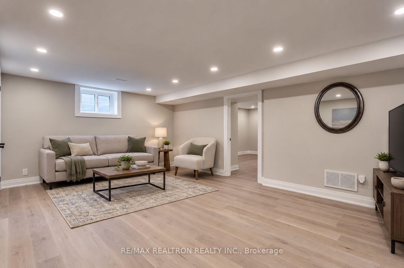 Photo 6 of Unit (Basement), 101 Arnold Crescent, Richmond Hill, Mill Pond — HOMEH