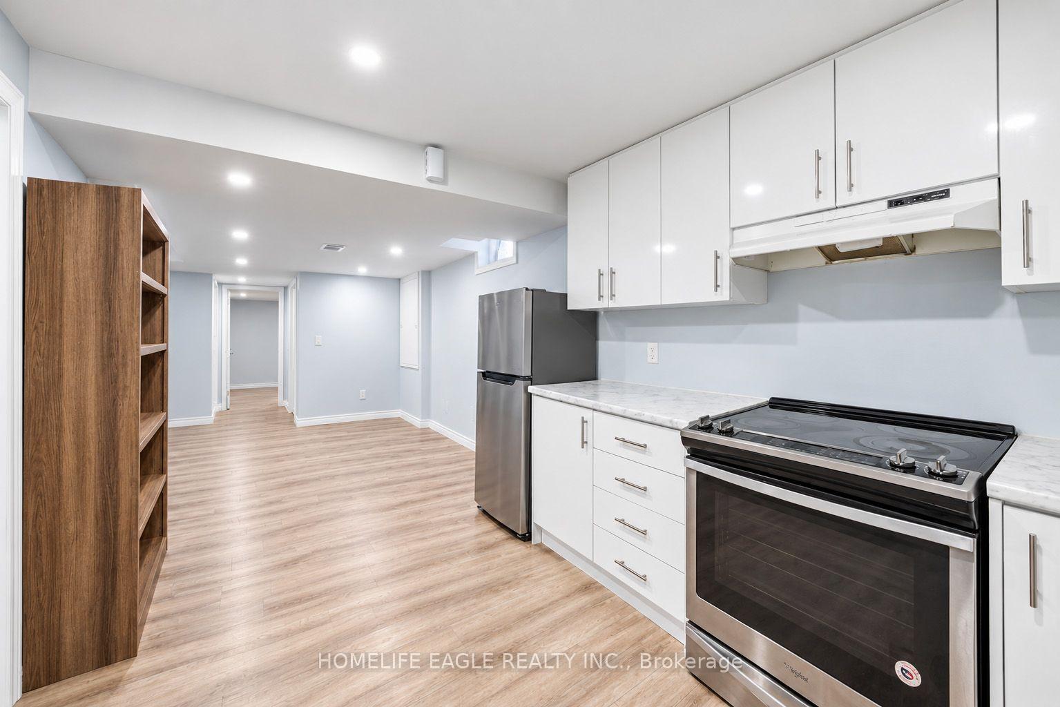 Photo 15 of 746 Yarfield Crescent, Newmarket, Glenway Estates — HOMEH