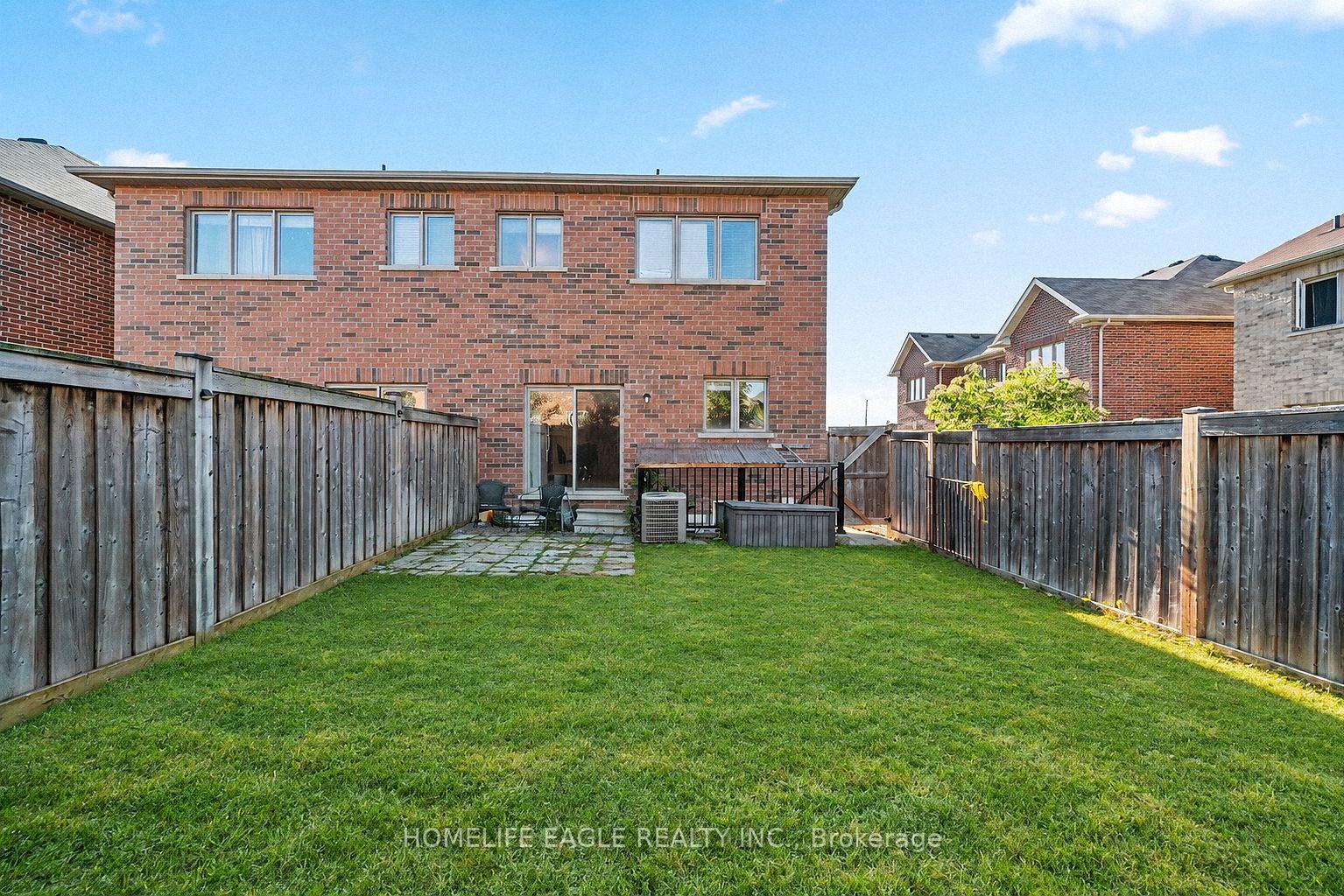 Photo 17 of 746 Yarfield Crescent, Newmarket, Glenway Estates — HOMEH