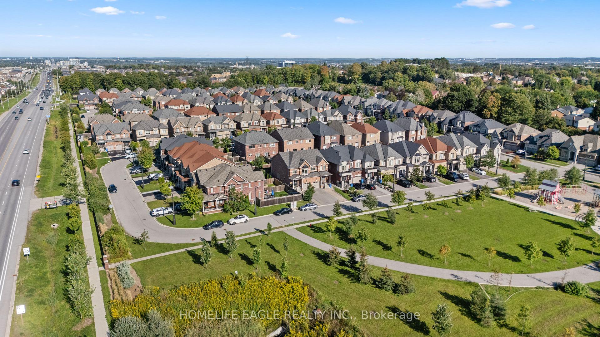 Photo 18 of 746 Yarfield Crescent, Newmarket, Glenway Estates — HOMEH